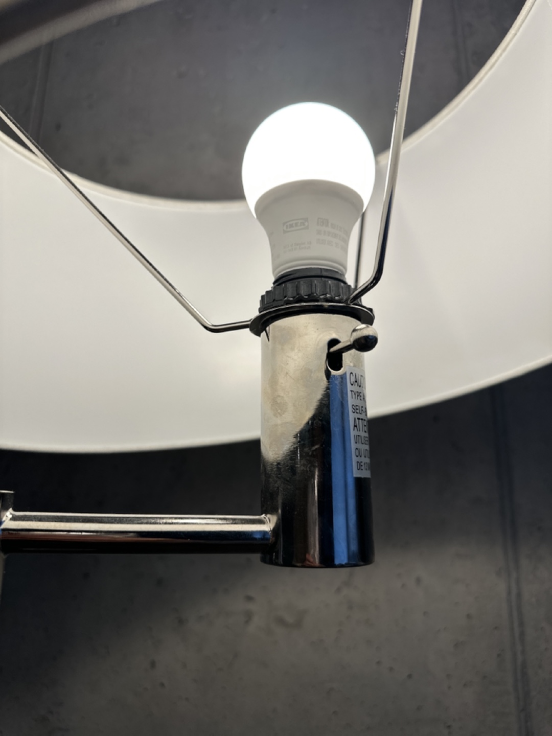 Floor Lamp with Adjustable Arm + light bulb - photo 3