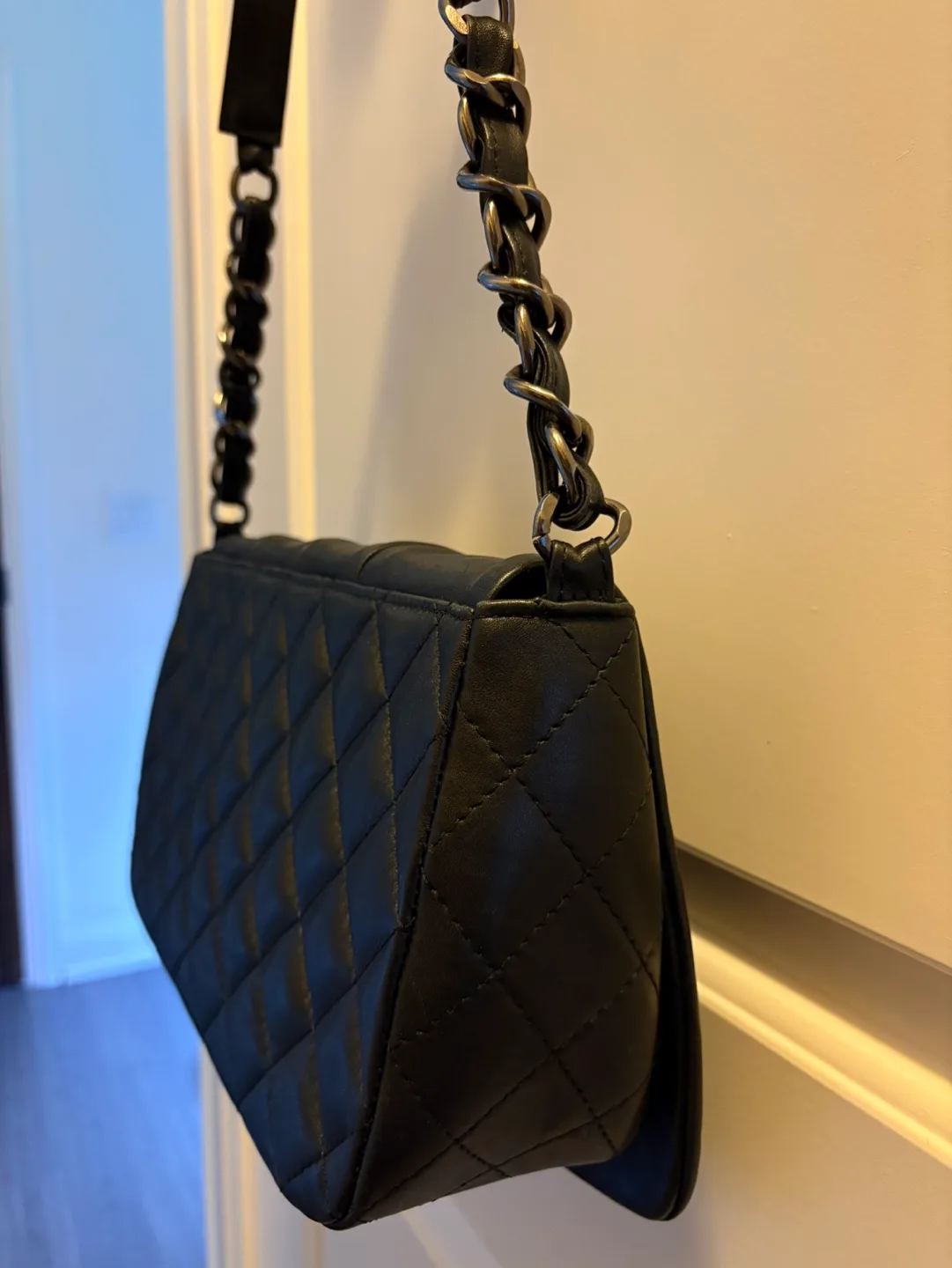 Chanel Quilted Black Leather Bag image indicator(3)