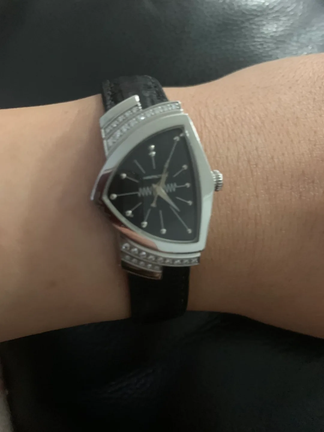 Hamilton Ventura Watch with diamonds image indicator(4)