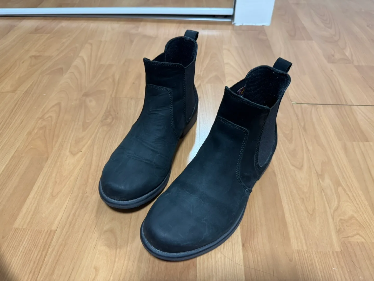 Black Chelsea Boots thumbnail