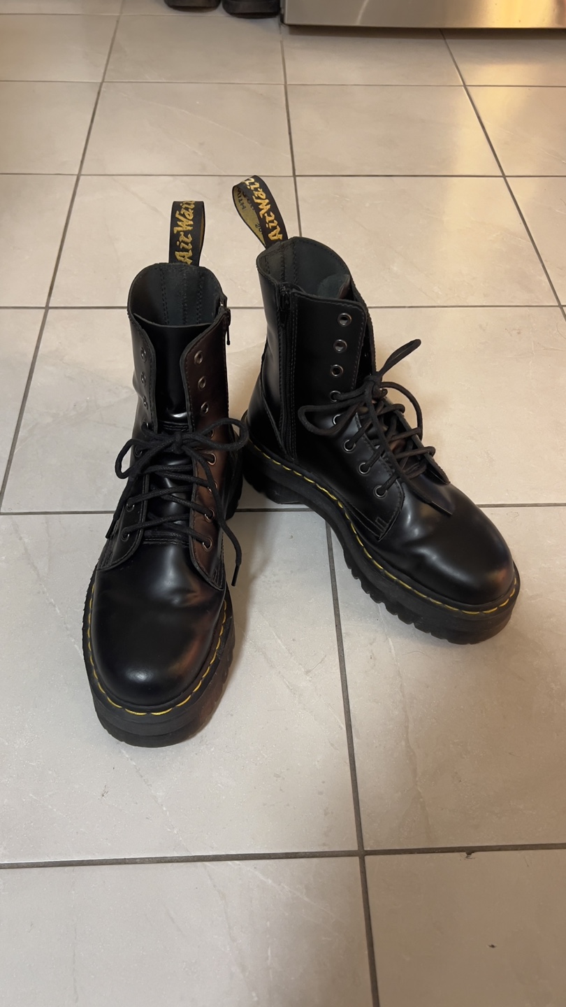 Dr. Martens Jadon 8 Eyed Platform Boots Men US Size 9 - photo 3