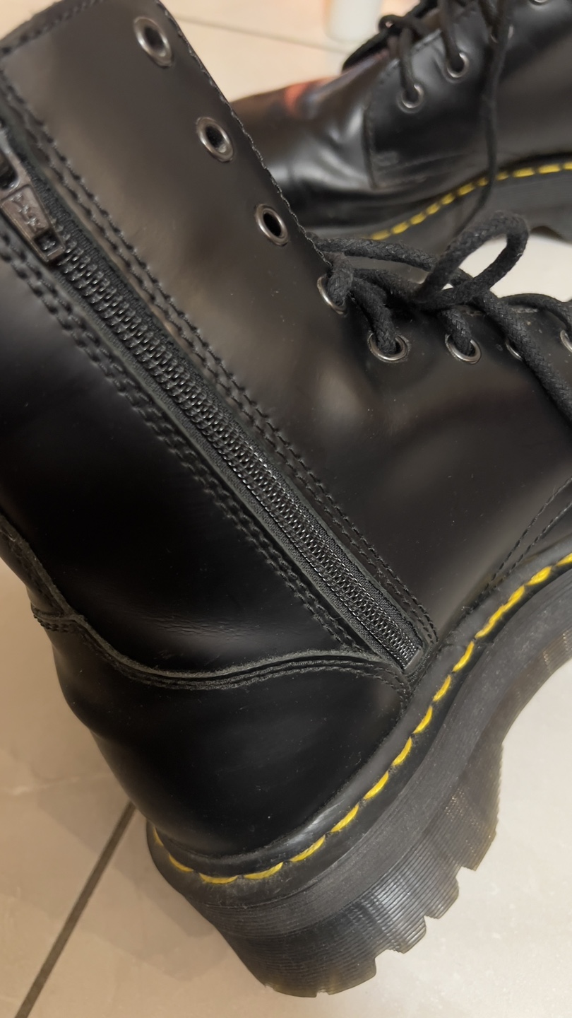 Dr. Martens Jadon 8 Eyed Platform Boots Men US Size 9 - photo 4