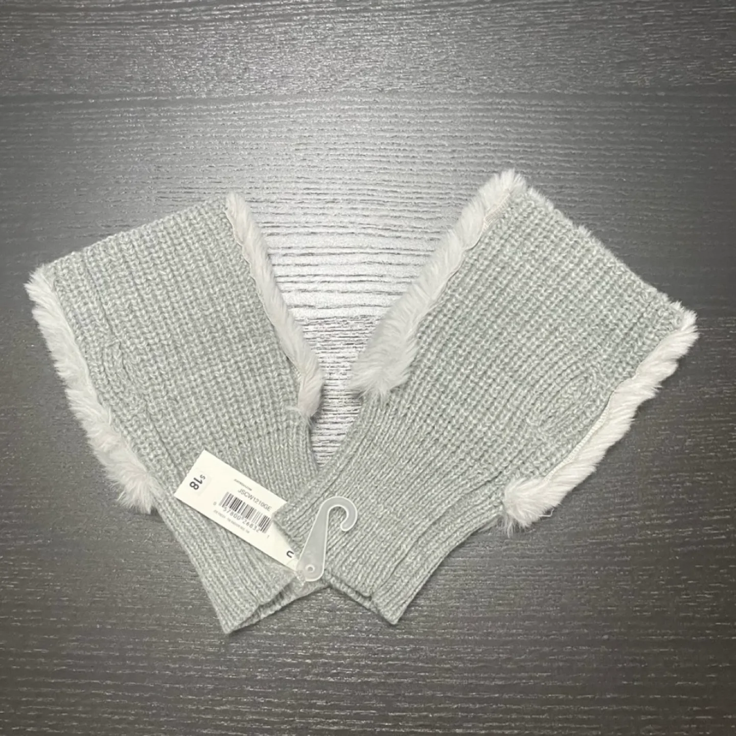 Joe Fresh Winter Faux Fur Fingerless Gloves image indicator(6)