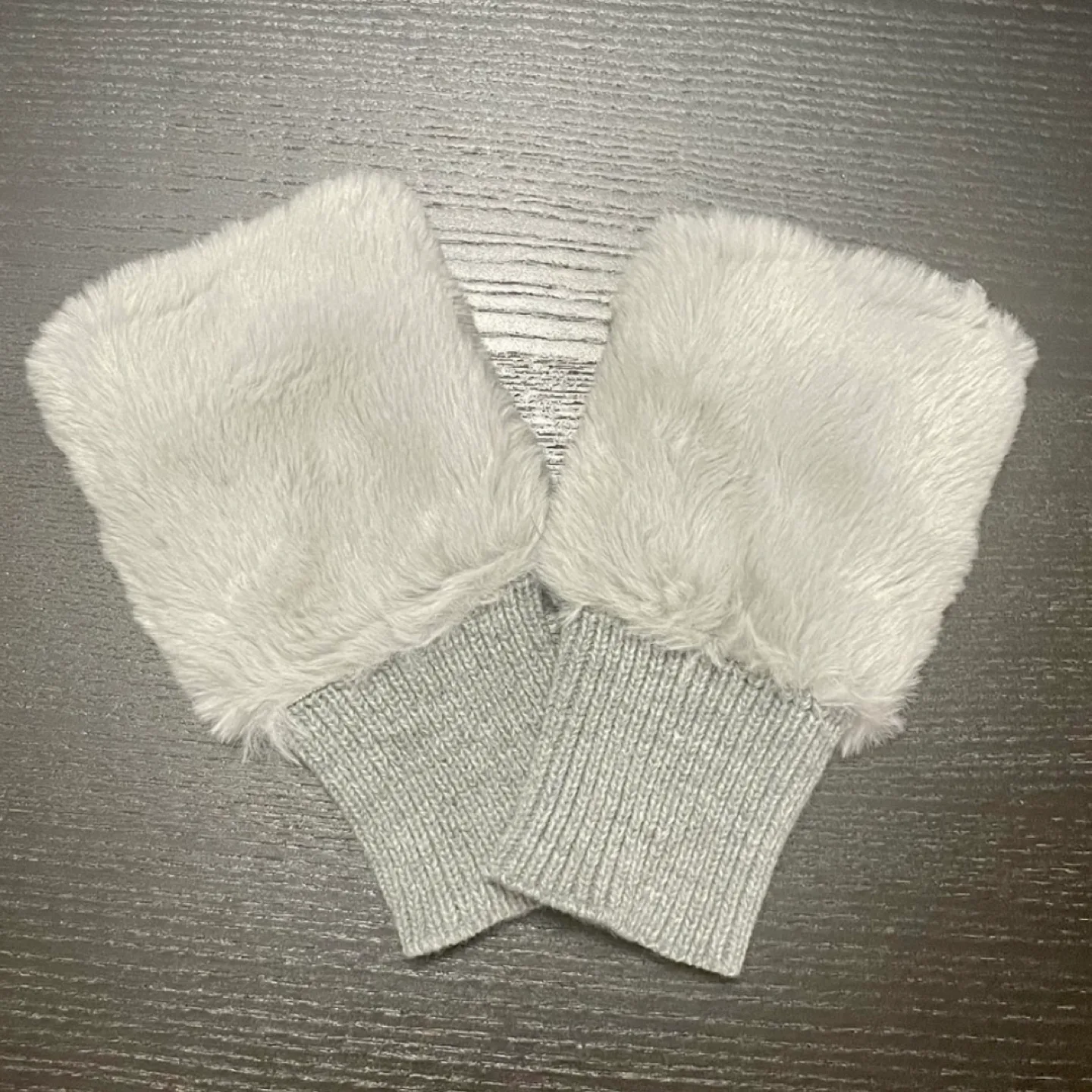 Joe Fresh Winter Faux Fur Fingerless Gloves image indicator(5)