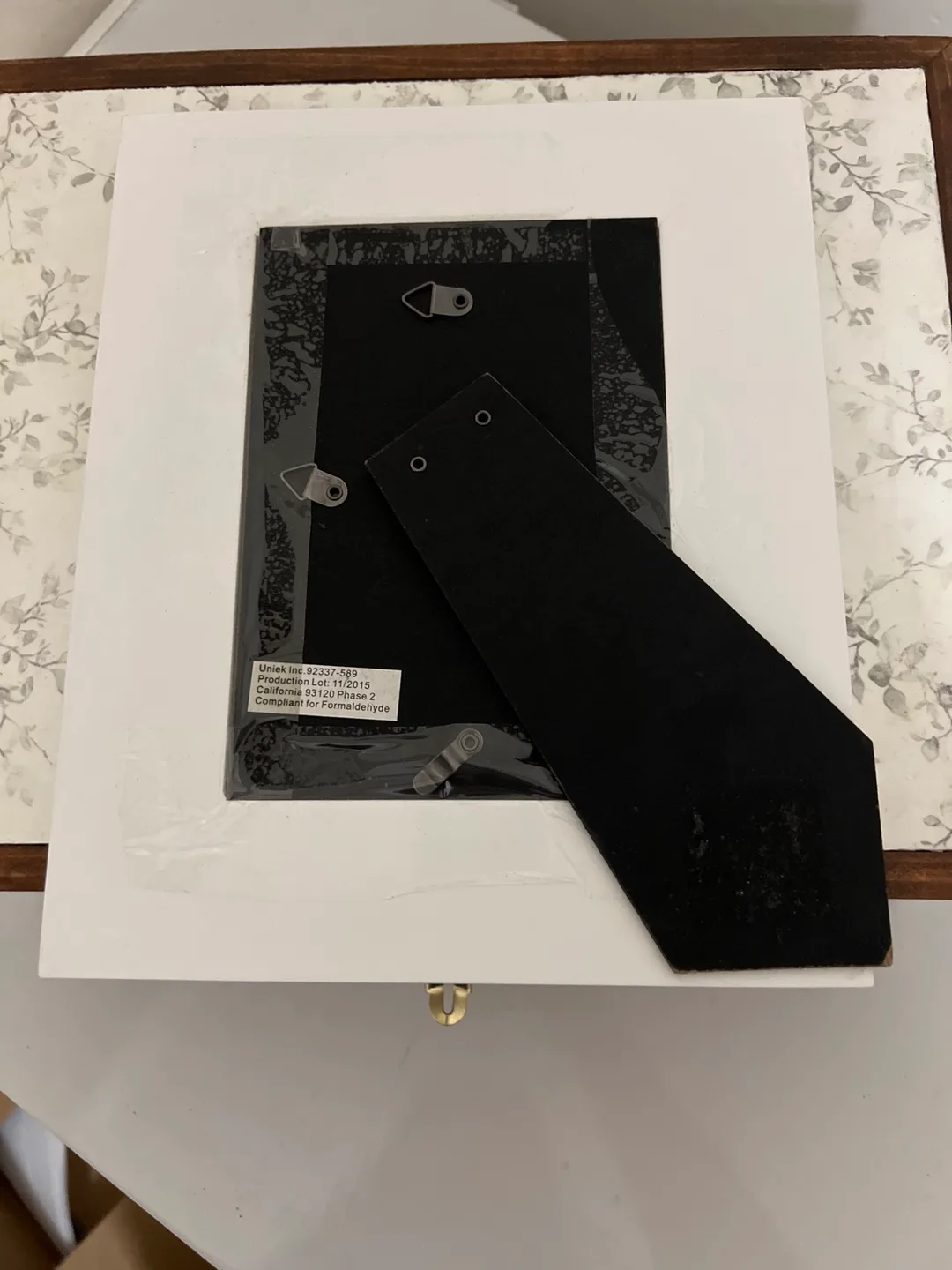 White and Brown Picture Frame image indicator(3)