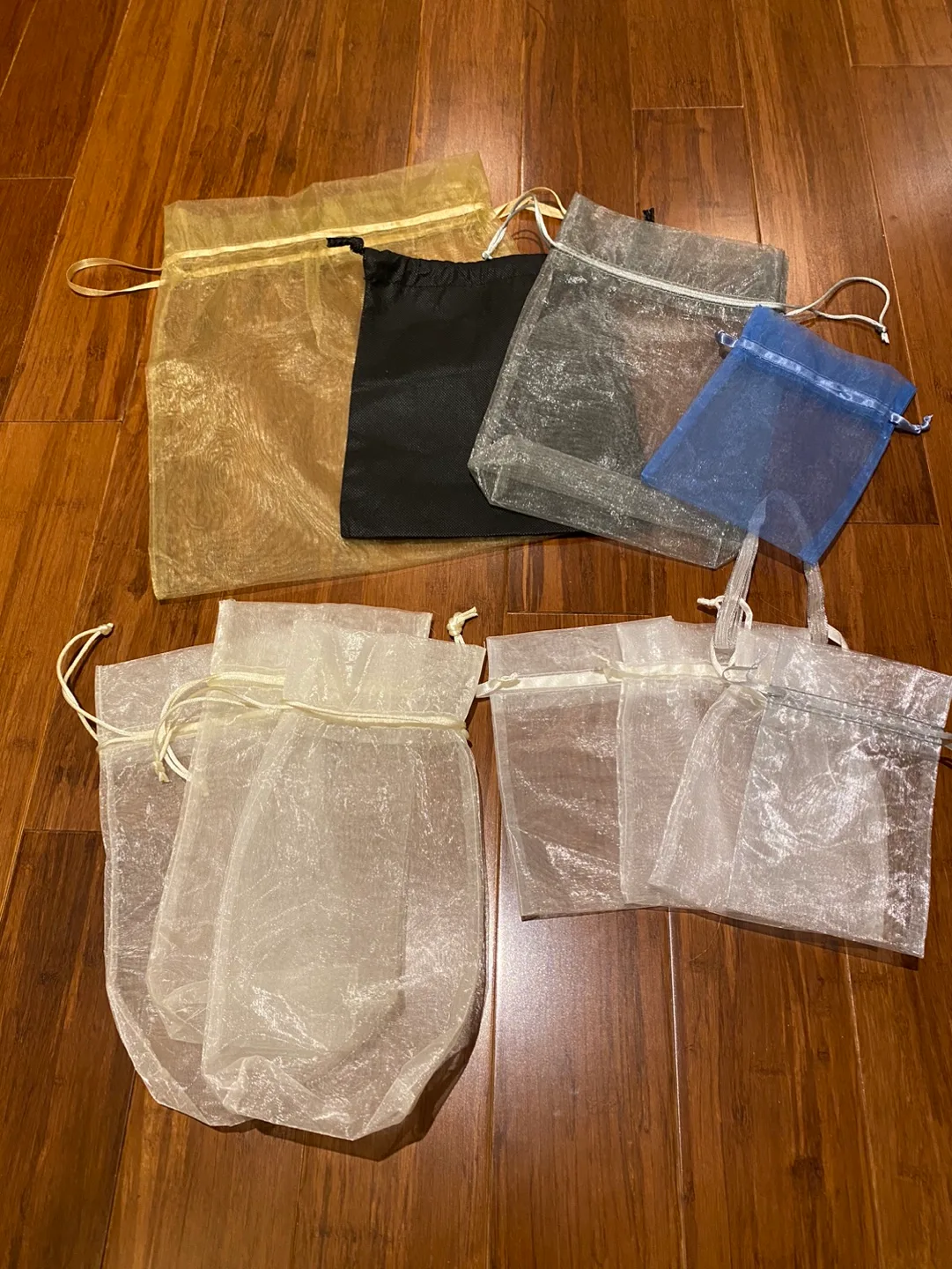 Set of 10 Organza Gift Bags image indicator(2)