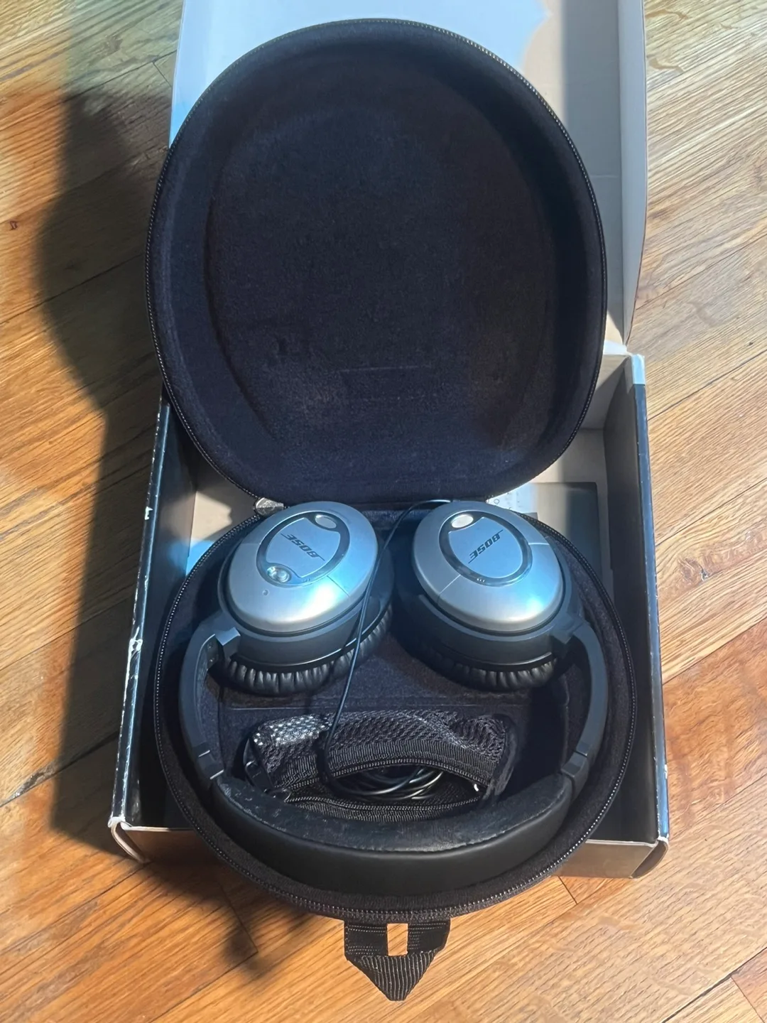 #ThriftyPicks Bose QC 15 Noise Cancelling Headphones image indicator(5)