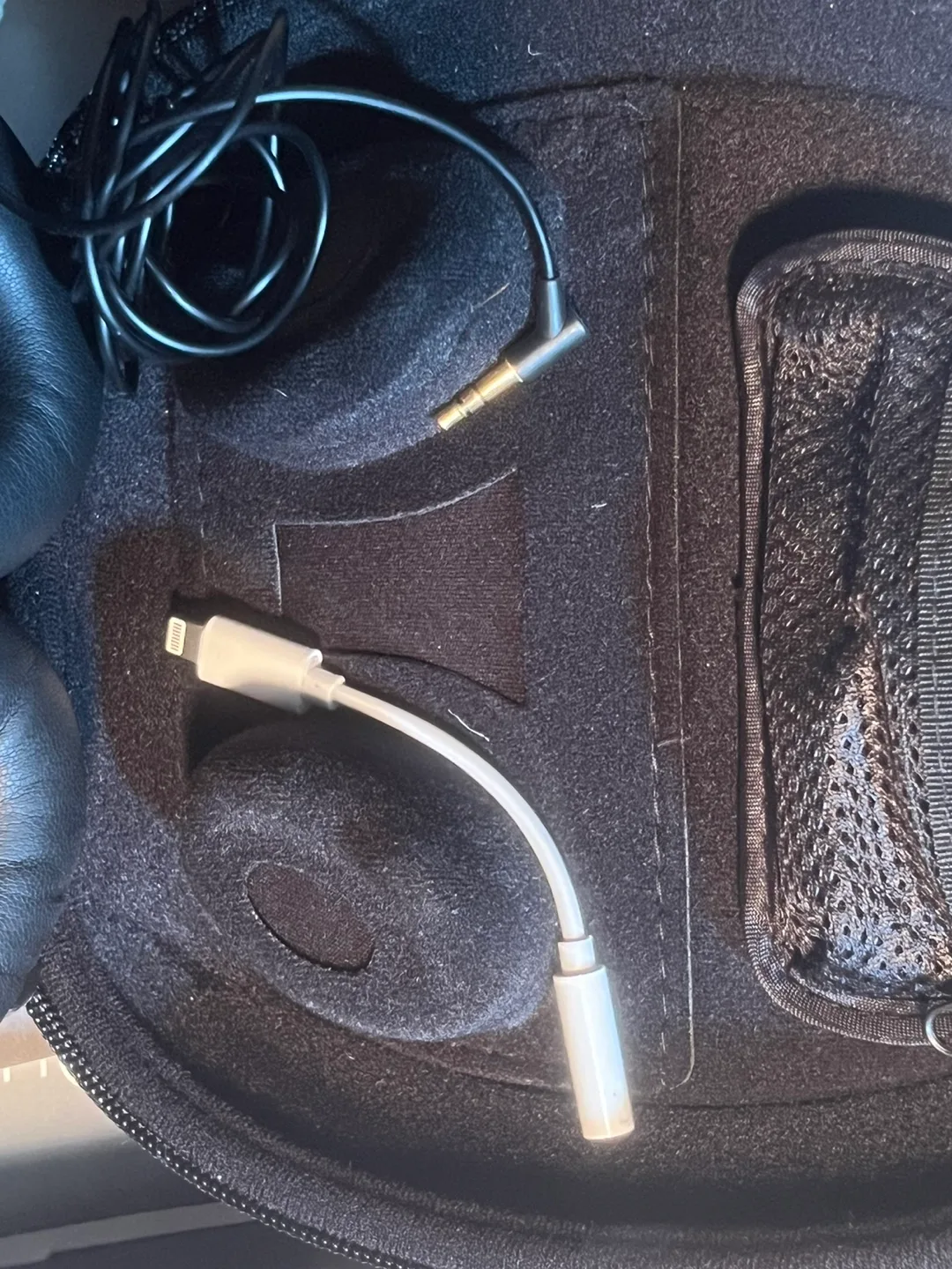 #ThriftyPicks Bose QC 15 Noise Cancelling Headphones image indicator(8)