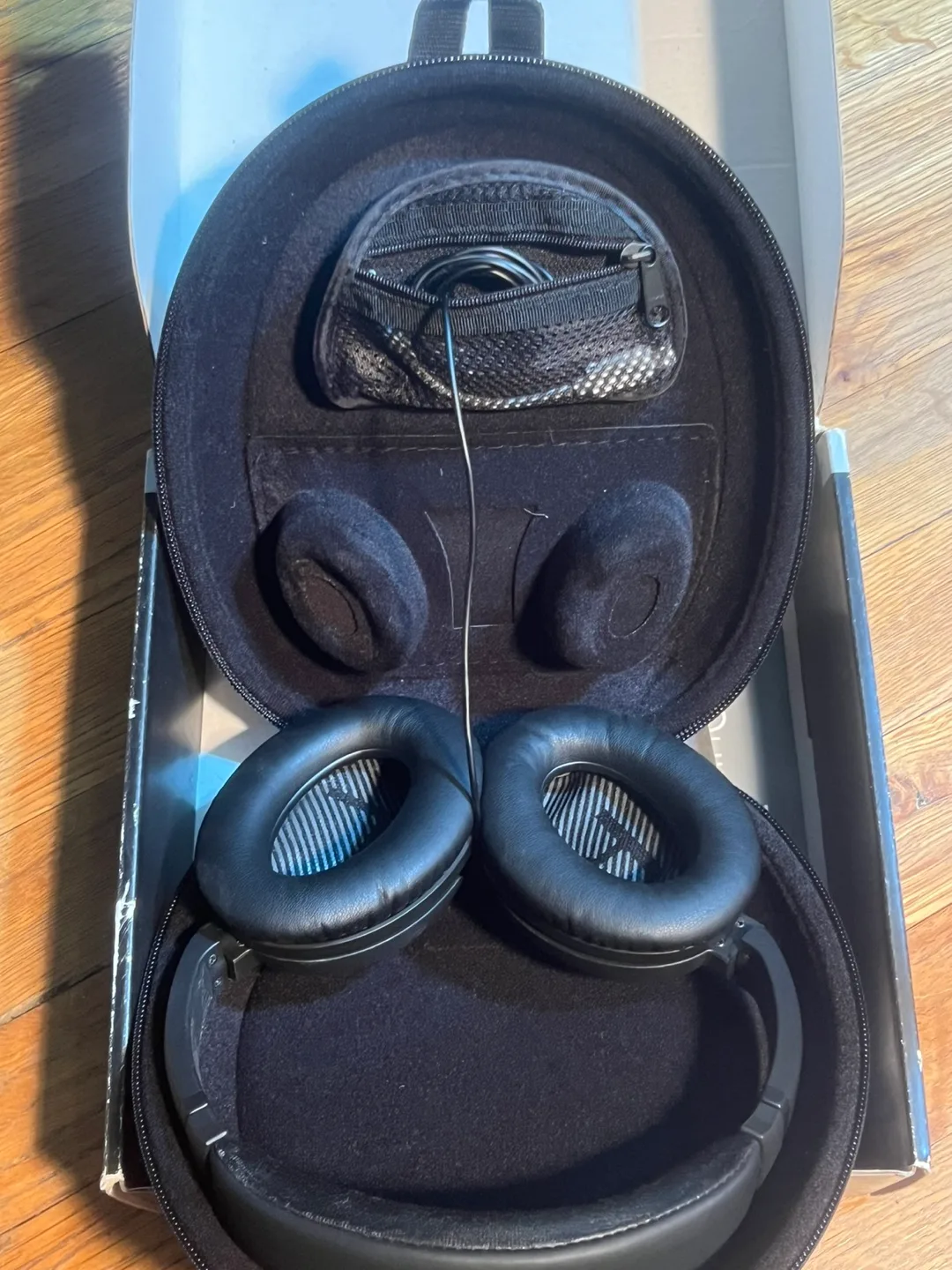 #ThriftyPicks Bose QC 15 Noise Cancelling Headphones image indicator(7)