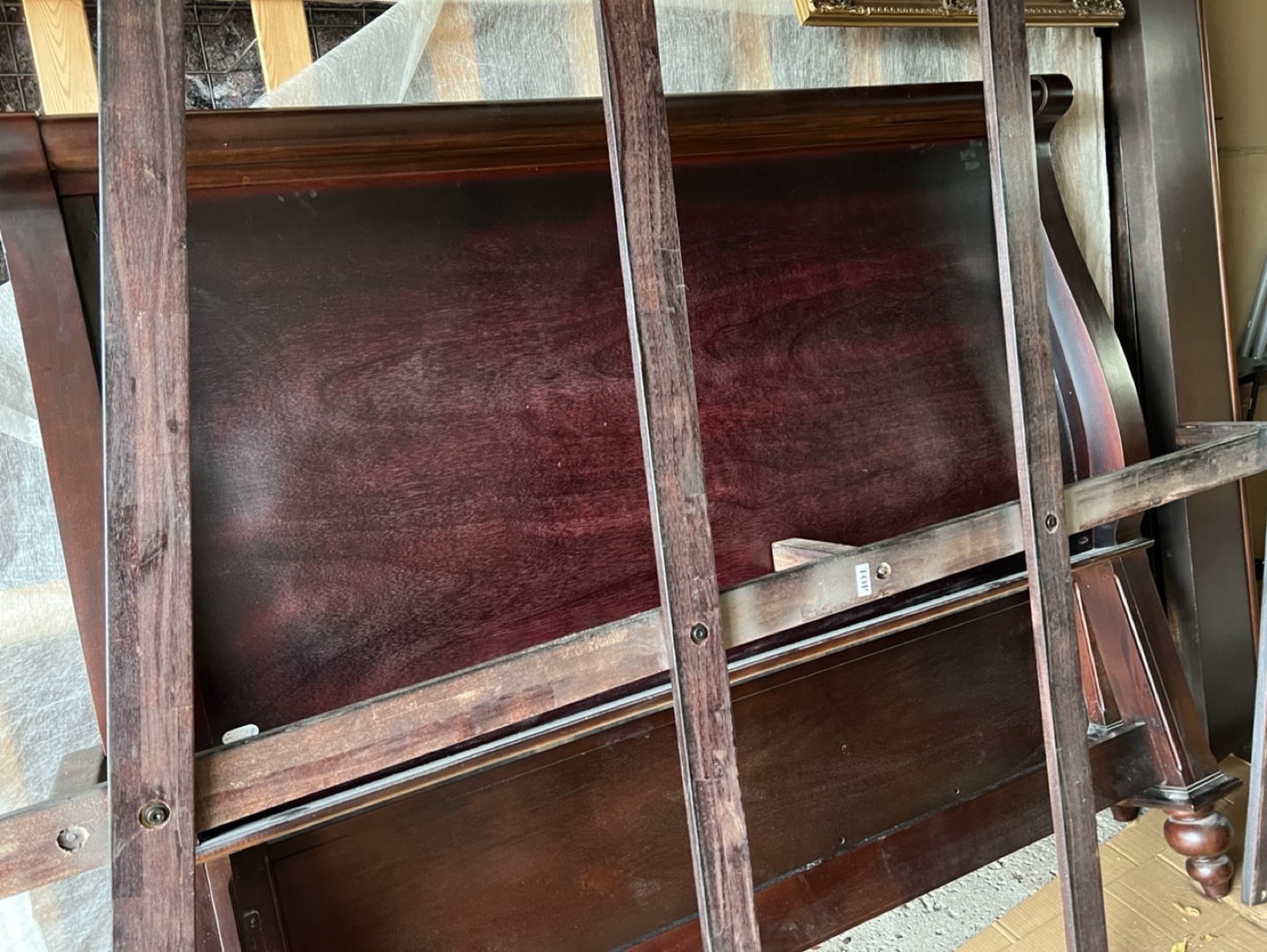 Bombay Company Sleigh Bed Frame (Queen size) - photo 3