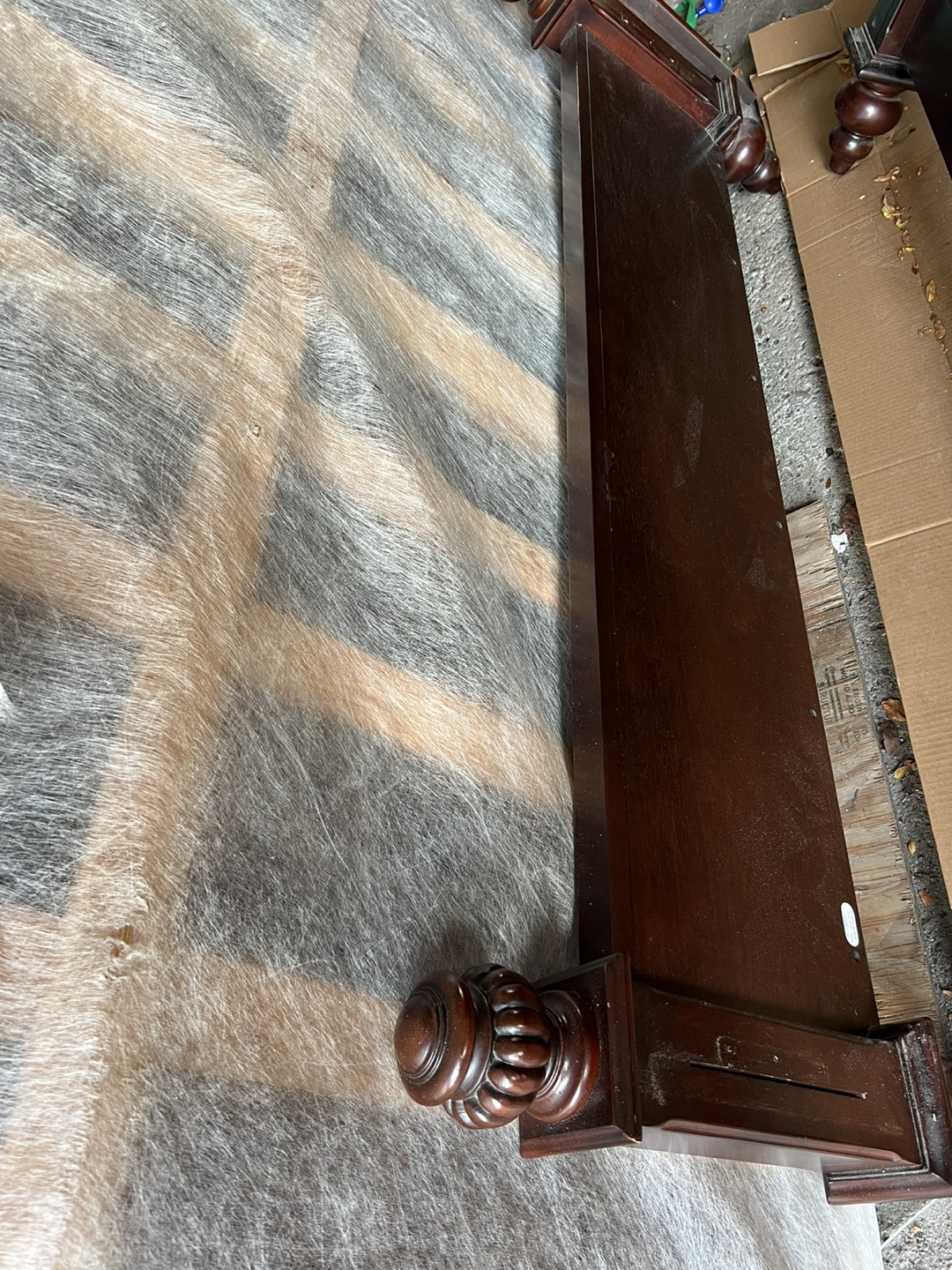 Bombay Company Sleigh Bed Frame (Queen size) - photo 4