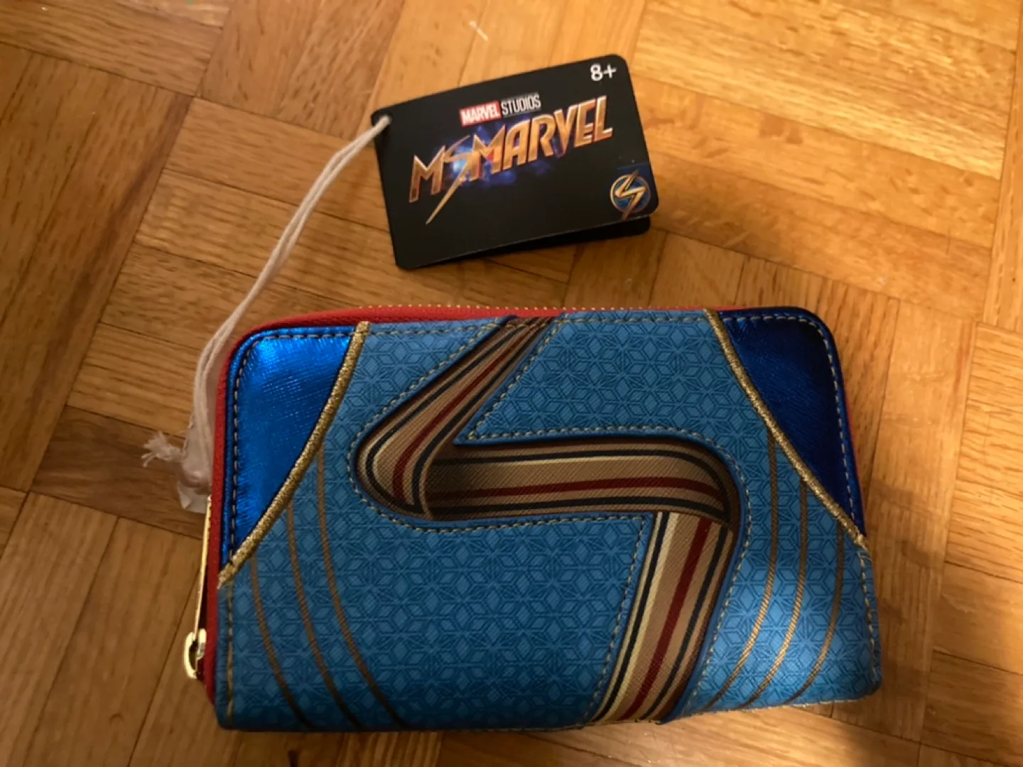 Loungefly Marvel Womens Wallet #thriftypicks image indicator(2)