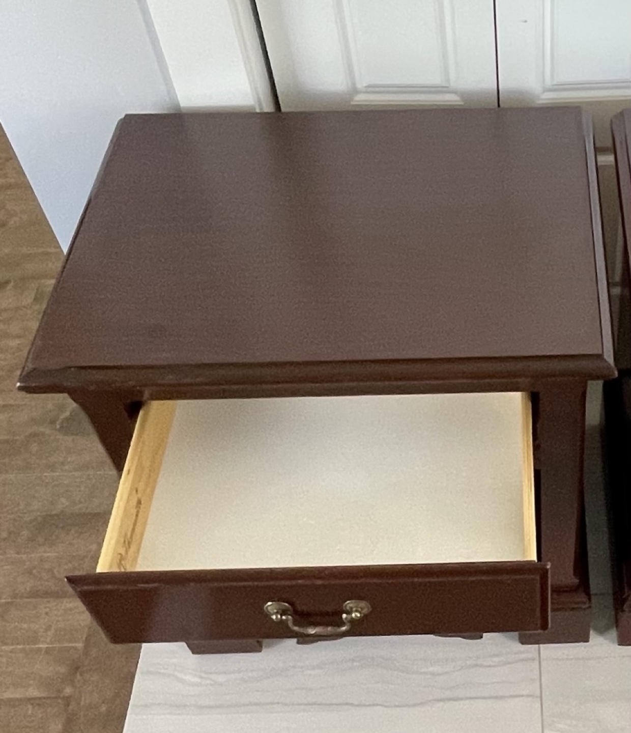 Nightstand - photo 2