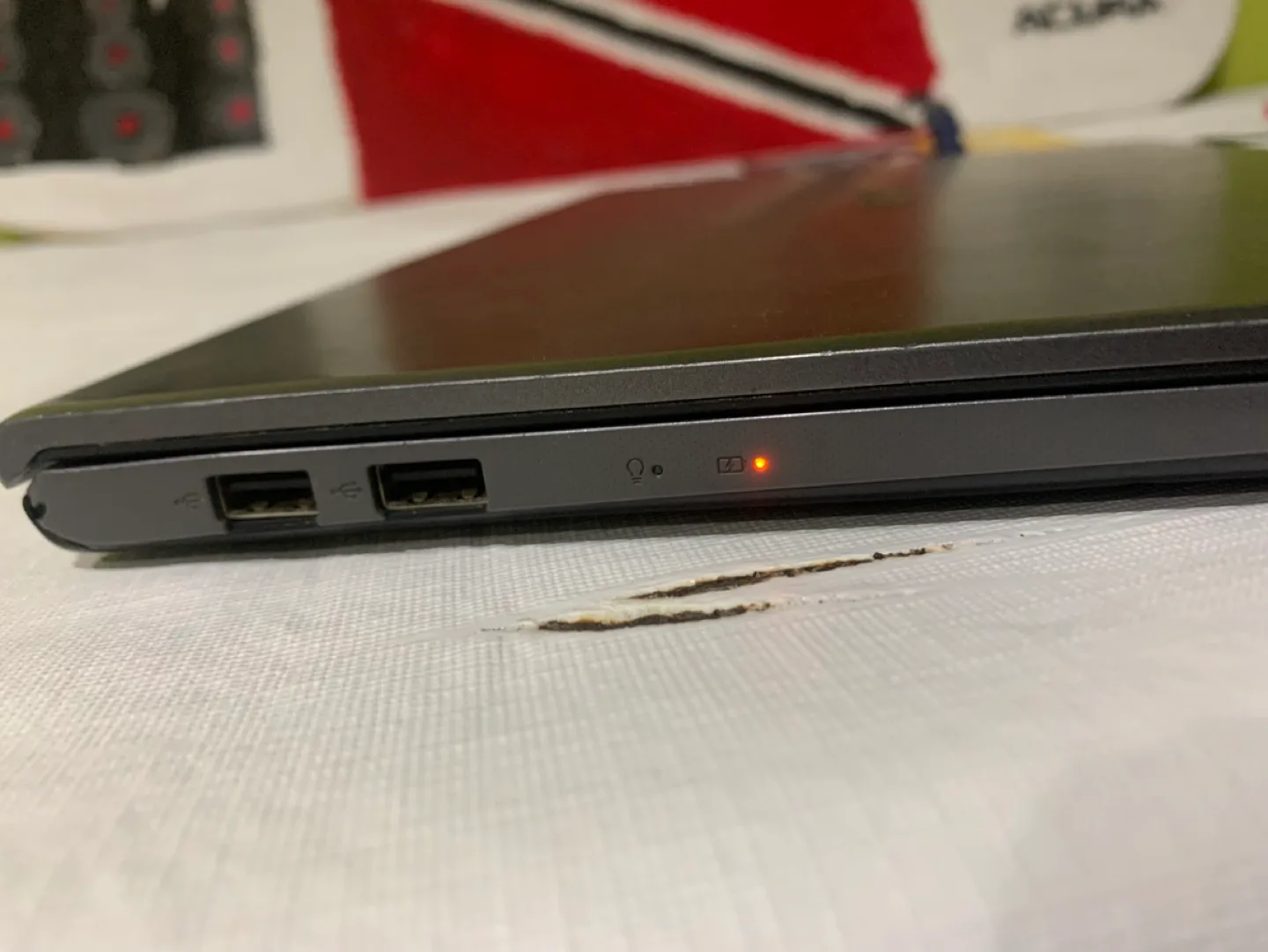 ASUS VivoBook Laptop image indicator(3)