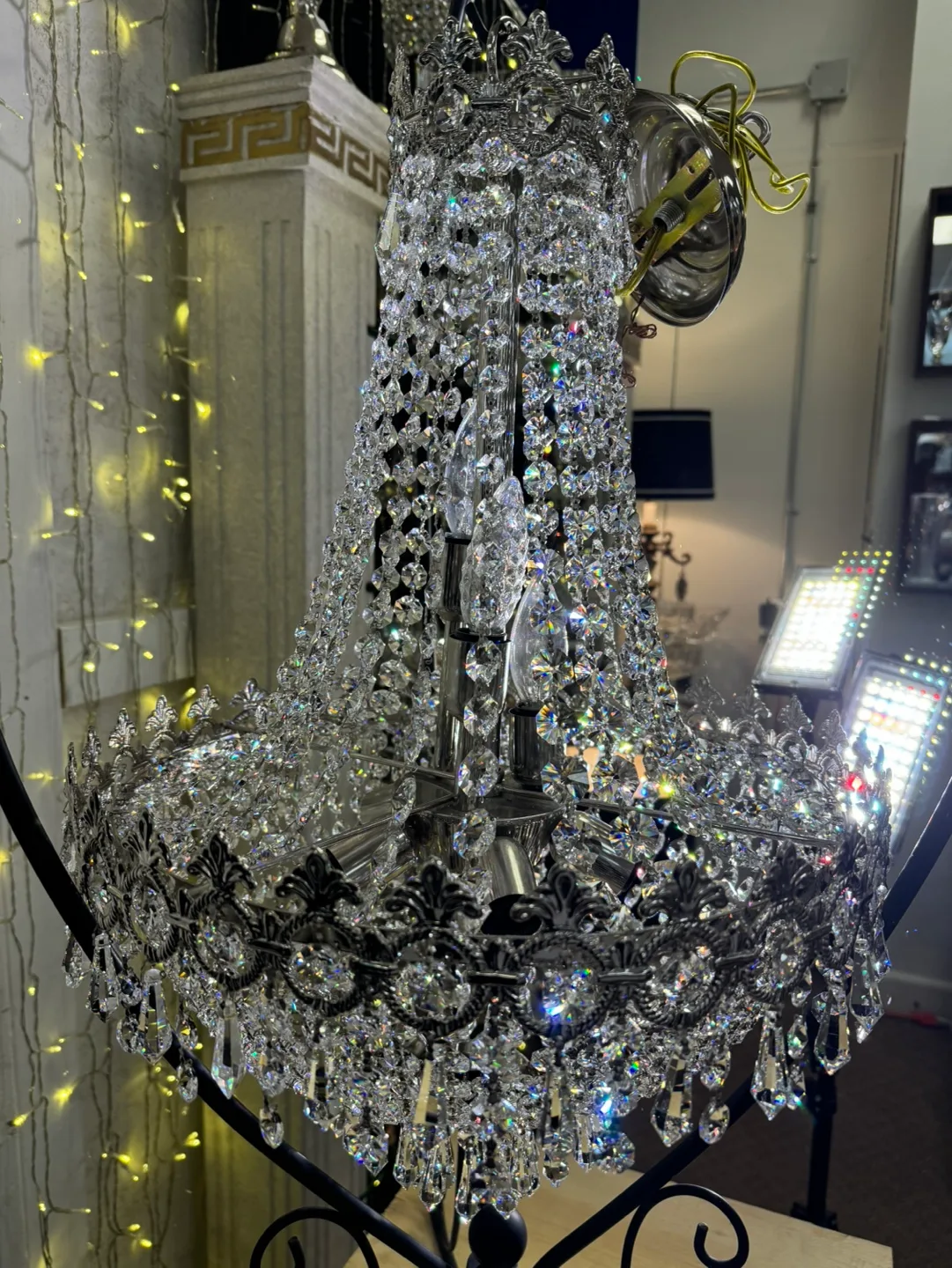 Vintage Crystal Chandelier image indicator(2)