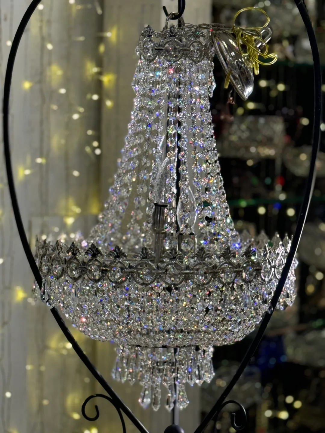 Vintage Crystal Chandelier image indicator(4)