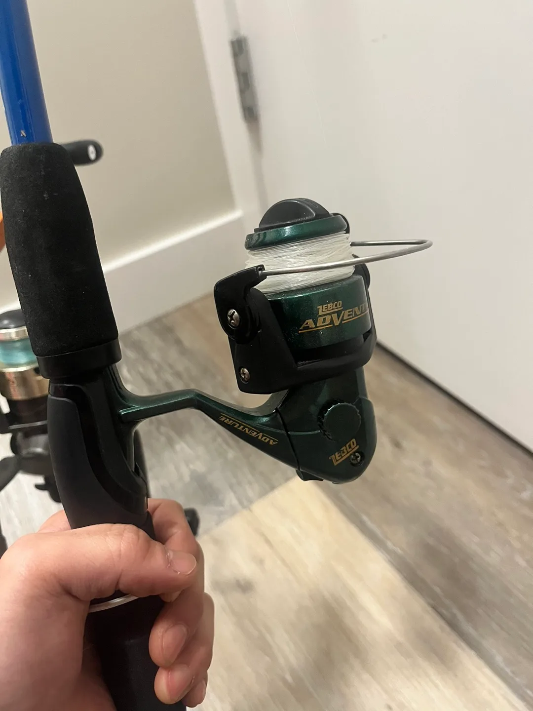 3 Fishing Rods and Reels For Salmon Fishing image indicator(4)