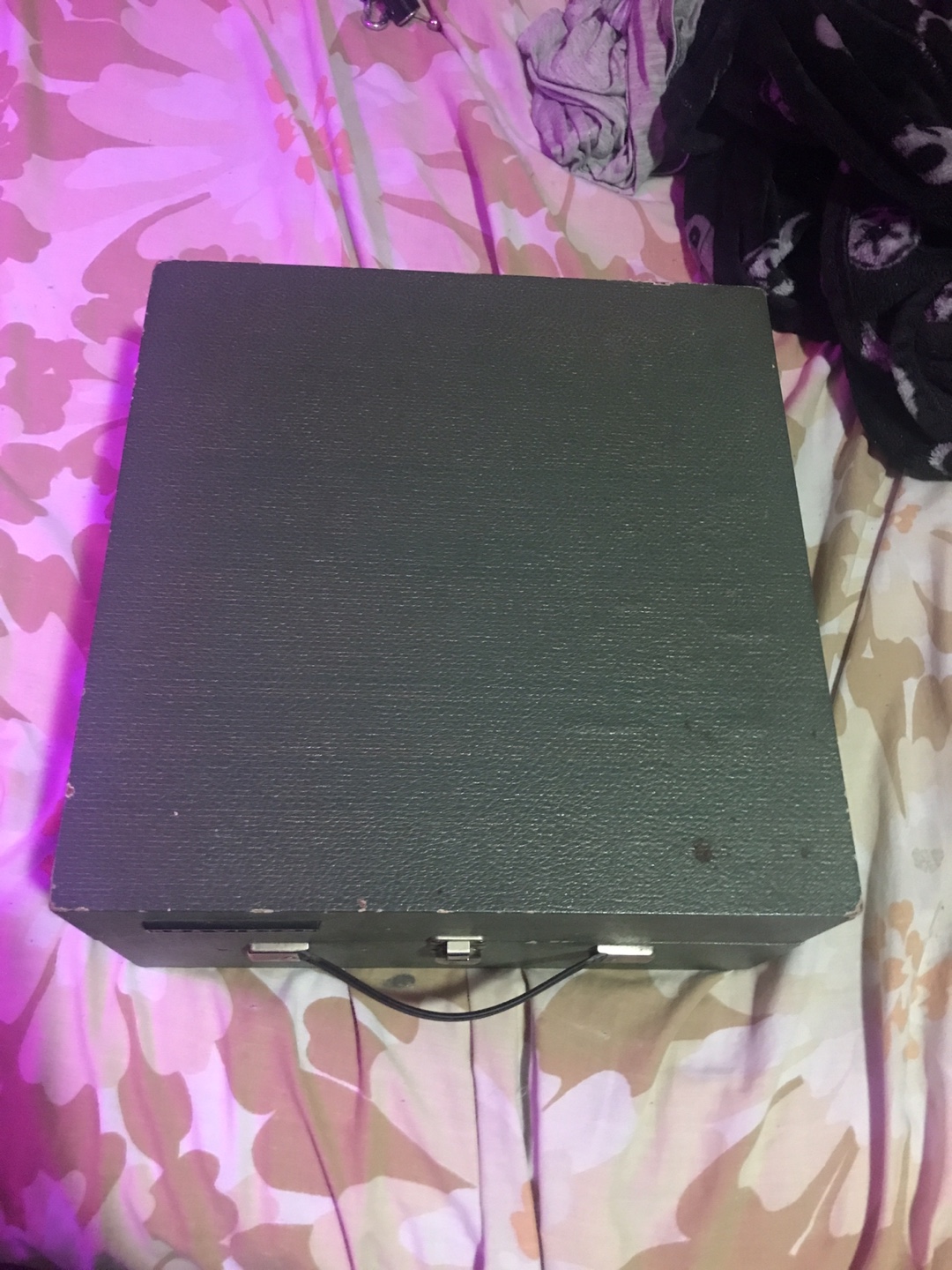 Vintage Portable Record Player - photo 2