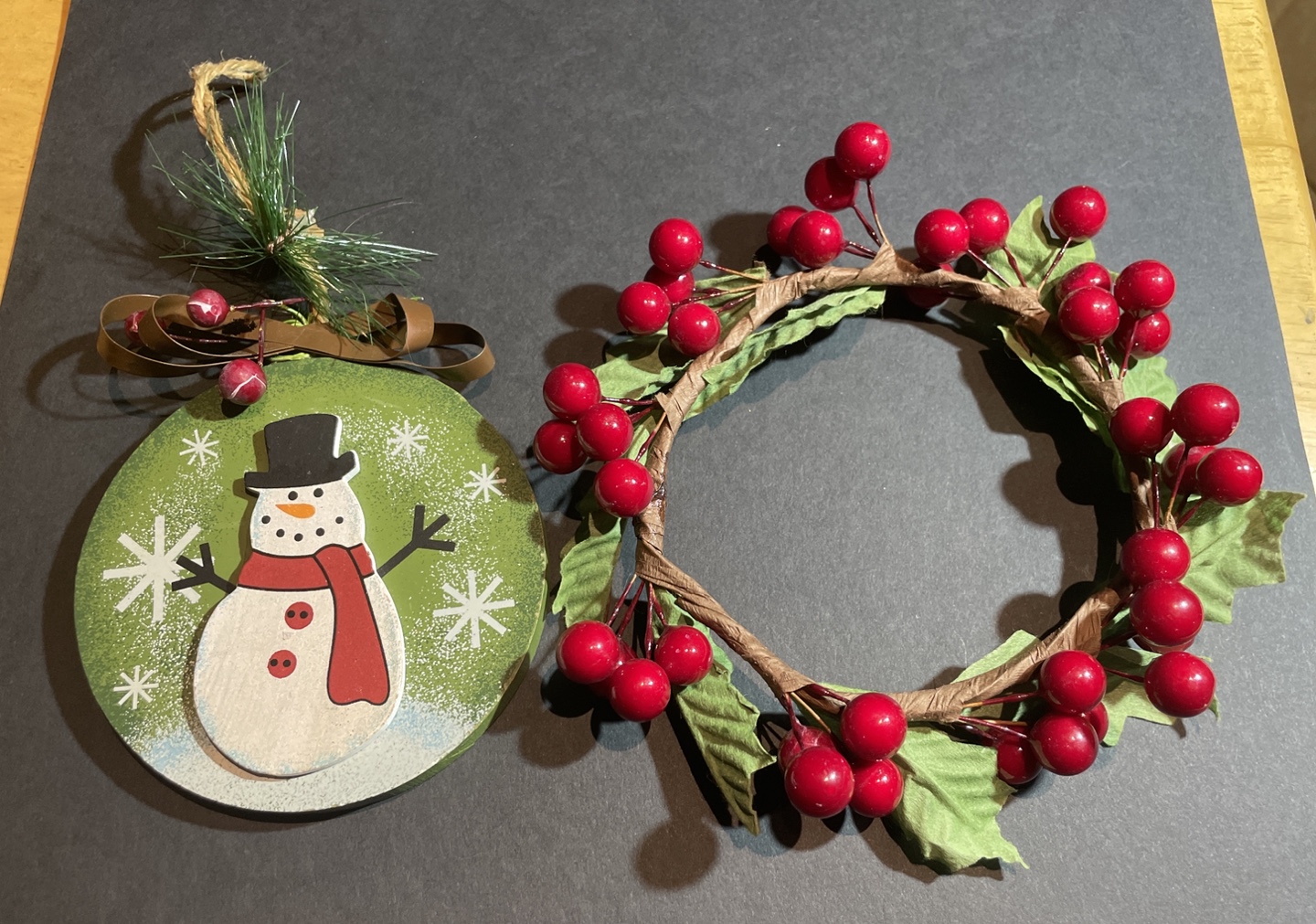 #ThriftyPicks Christmas Ornament & Wreath