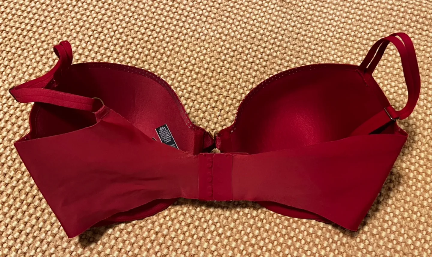 Victoria's Secret Red Bra image indicator(2)