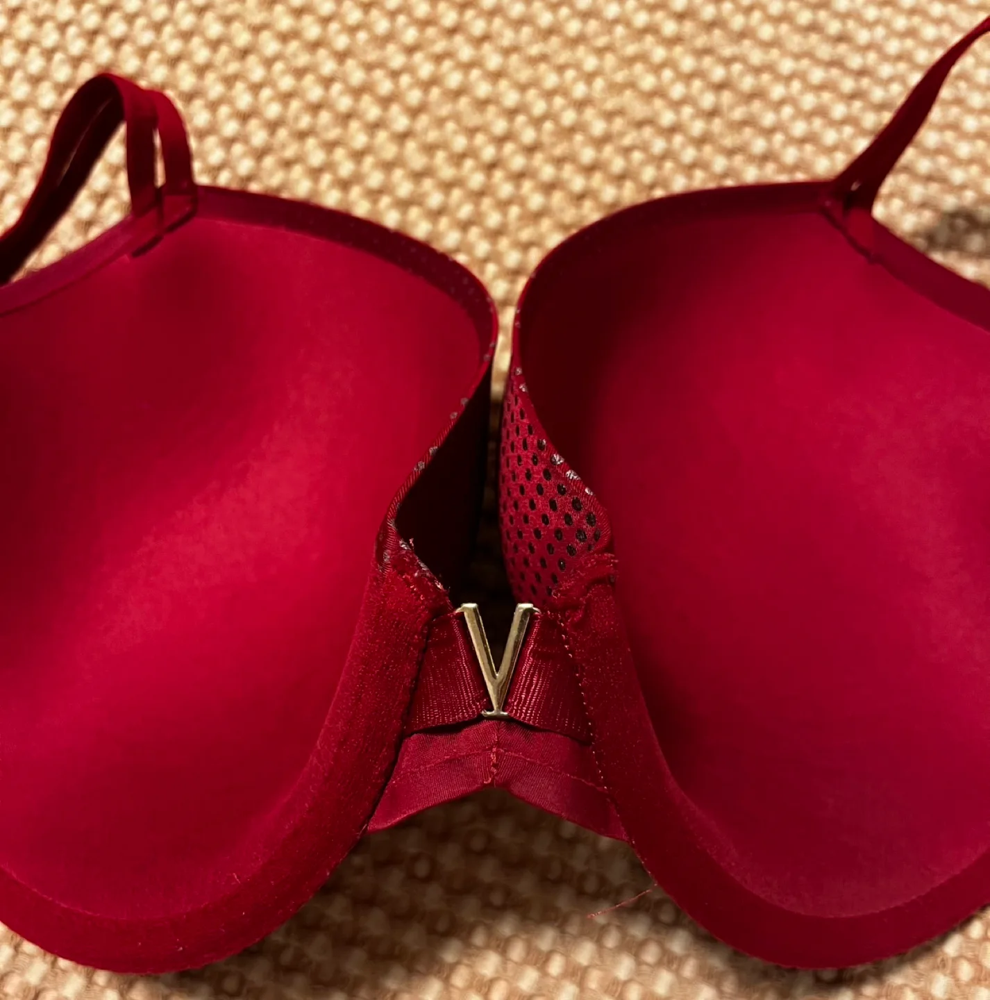 Victoria's Secret Red Bra image indicator(4)