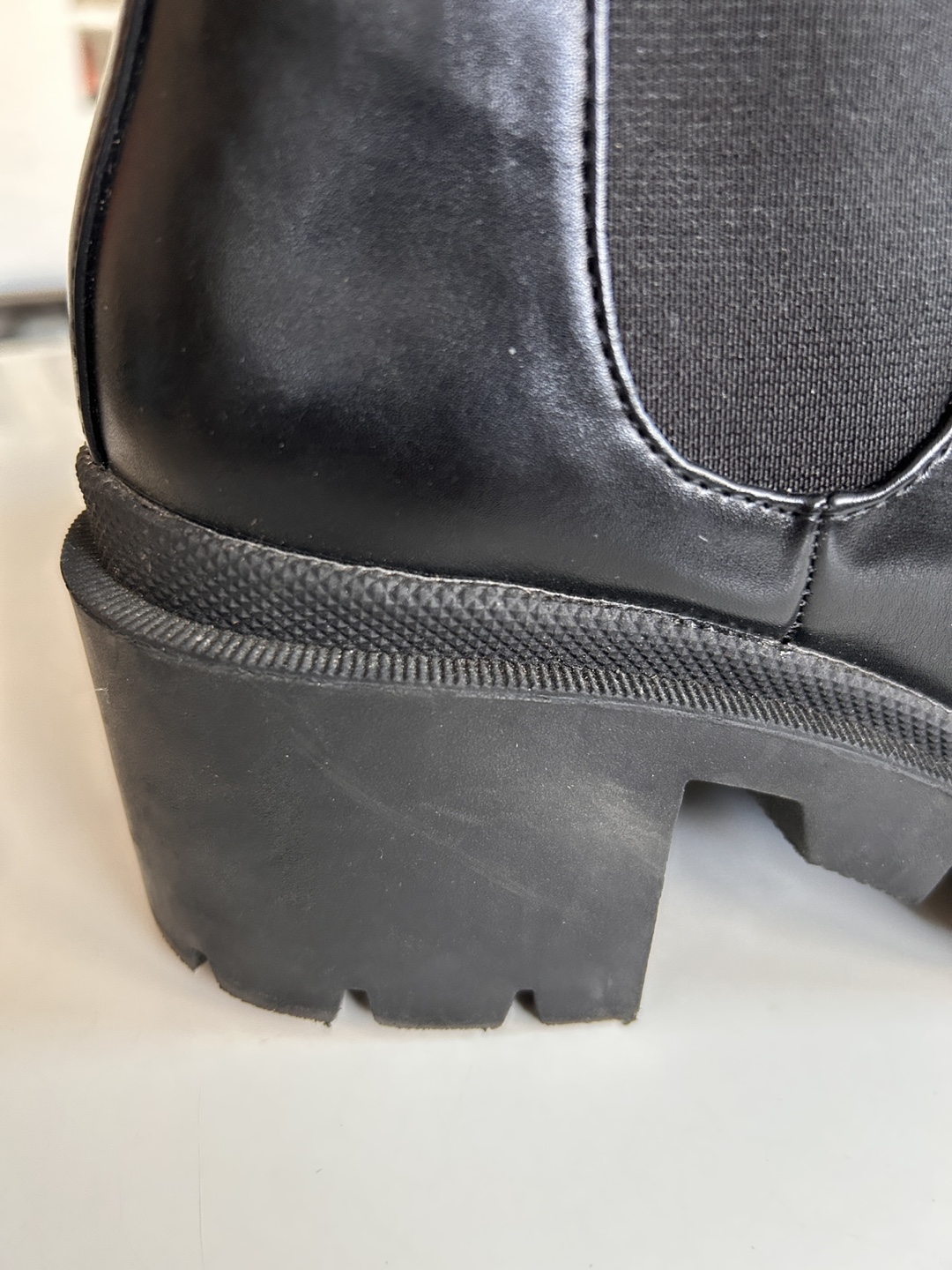 Steve Madden Black Chelsea Boots - photo 2