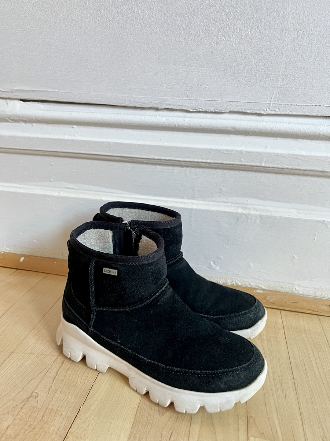 UGG Women's Winter Black Boots - photo 3