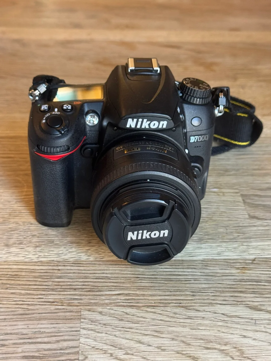 Nikon D7000 DSLR Kit Camera + 35mm lens image indicator(2)