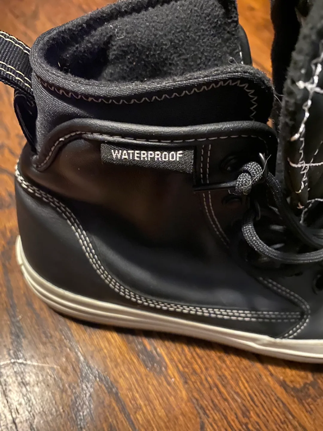 Converse Chuck Taylor All Star Waterproof Leather High Top image indicator(2)