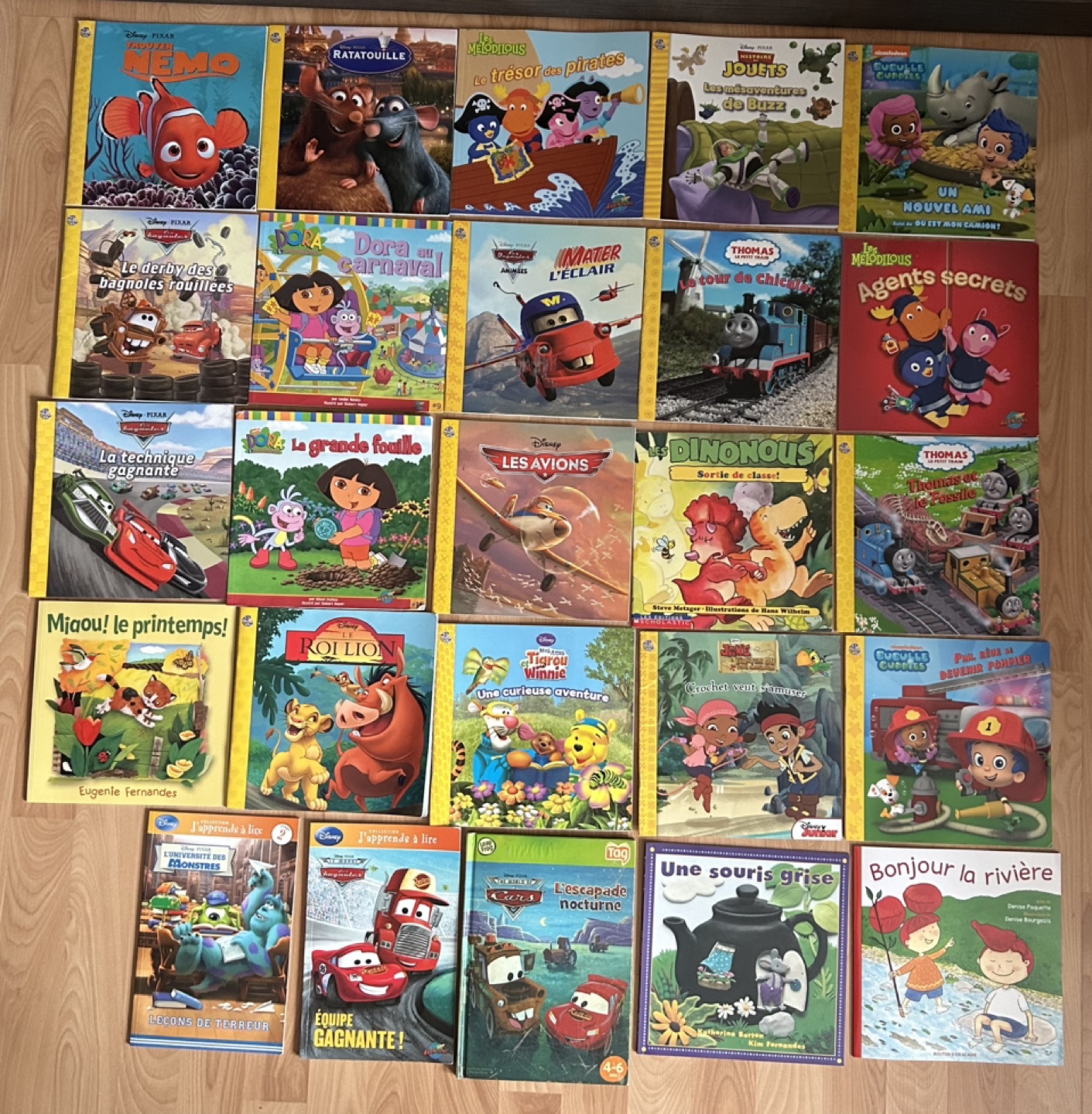 Children's Book Lot in French/ j’apprends à lire en français