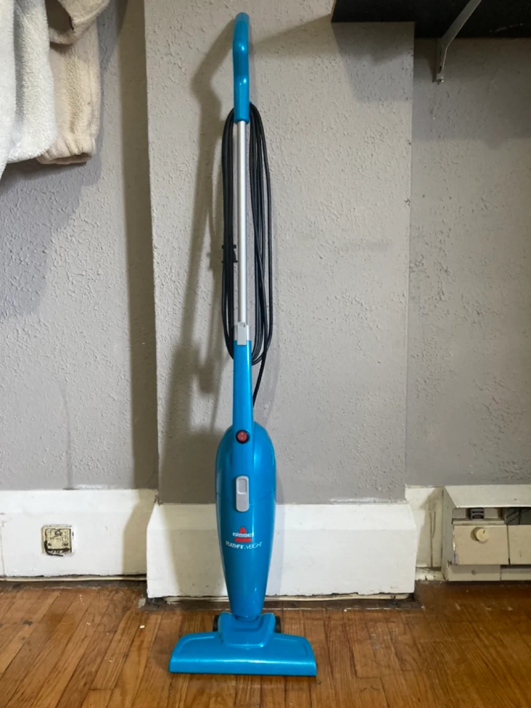 Bissell Featherweight Vacuum thumbnail