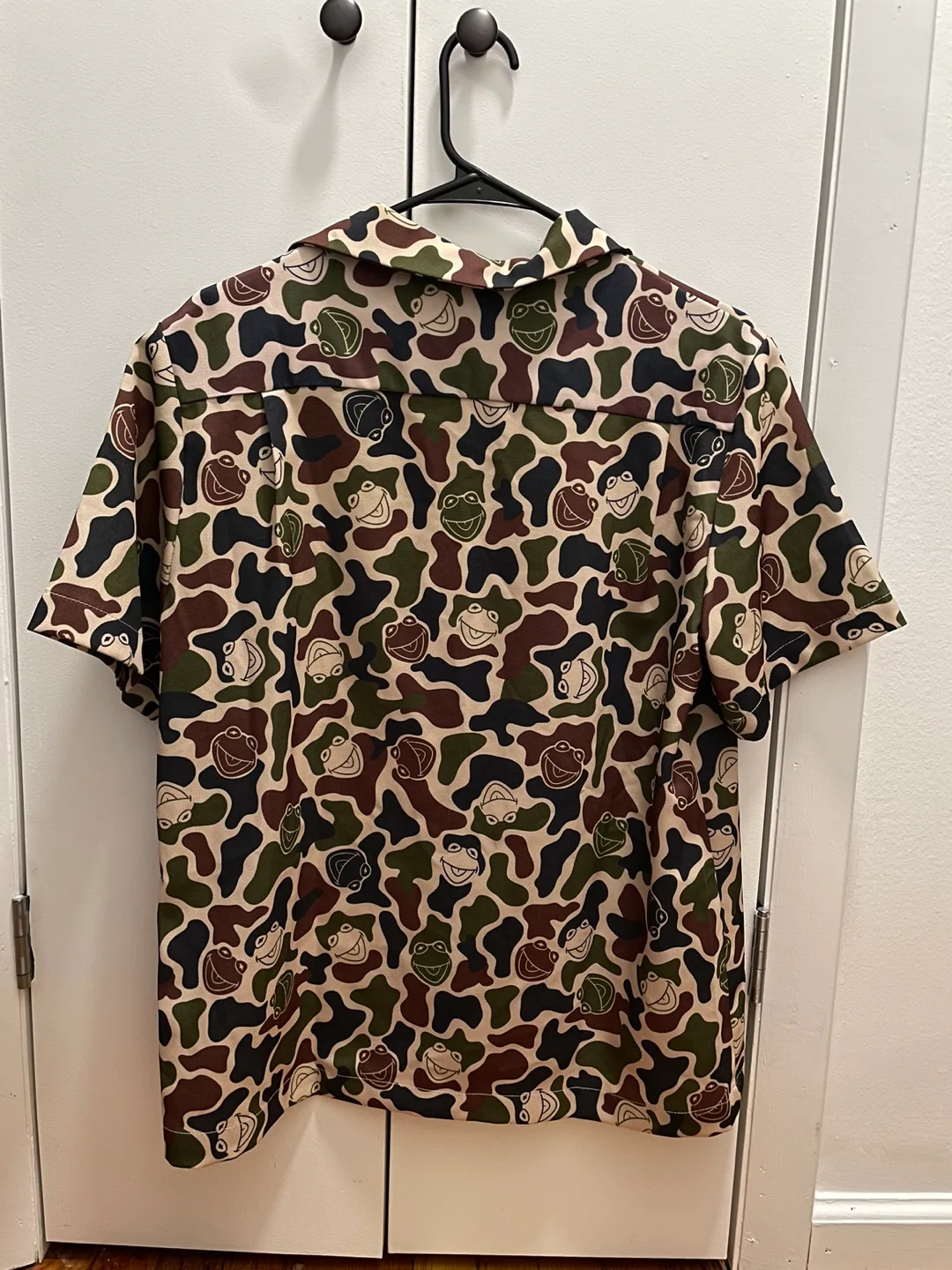Charm's X Disney Kermit The Frog Camo Shirt image indicator(2)