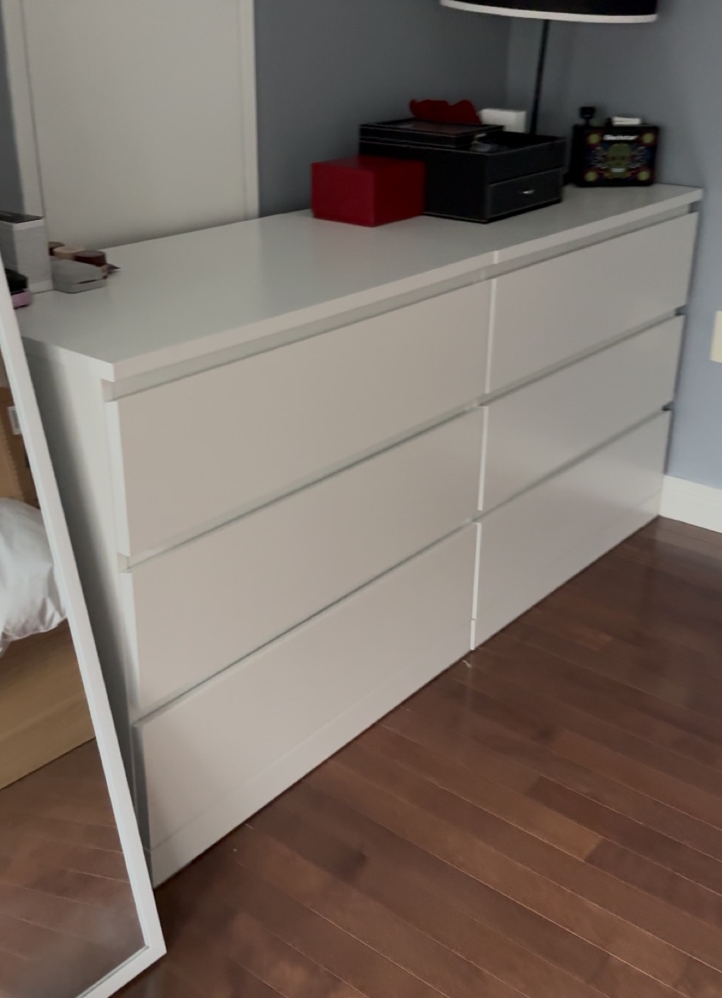 2 3-drawer Dressers.  2 Nightstand and Full length mirror