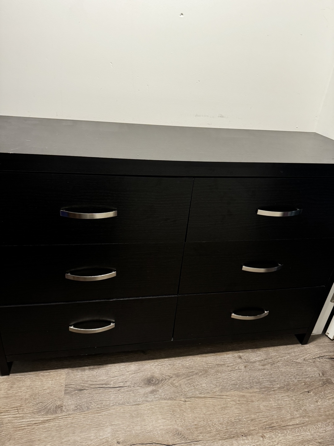 Black 6-Drawer Dresser