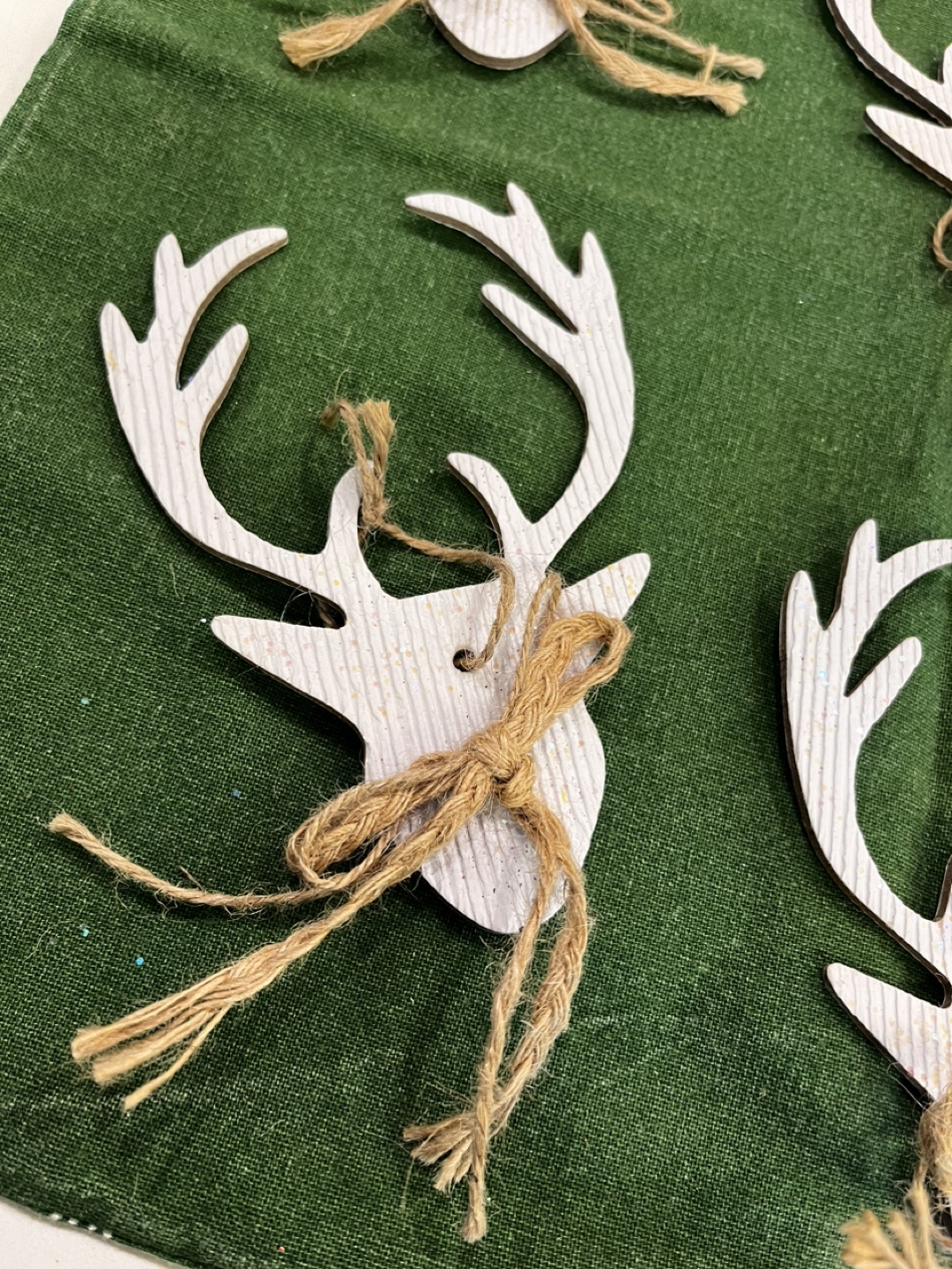 Set of 6 White Reindeer Ornaments - photo 2