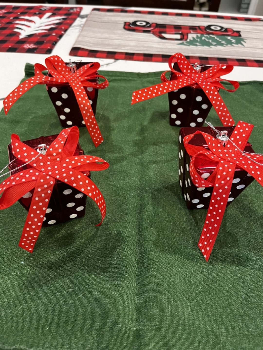 Set of 4 Christmas Ornaments - photo 2