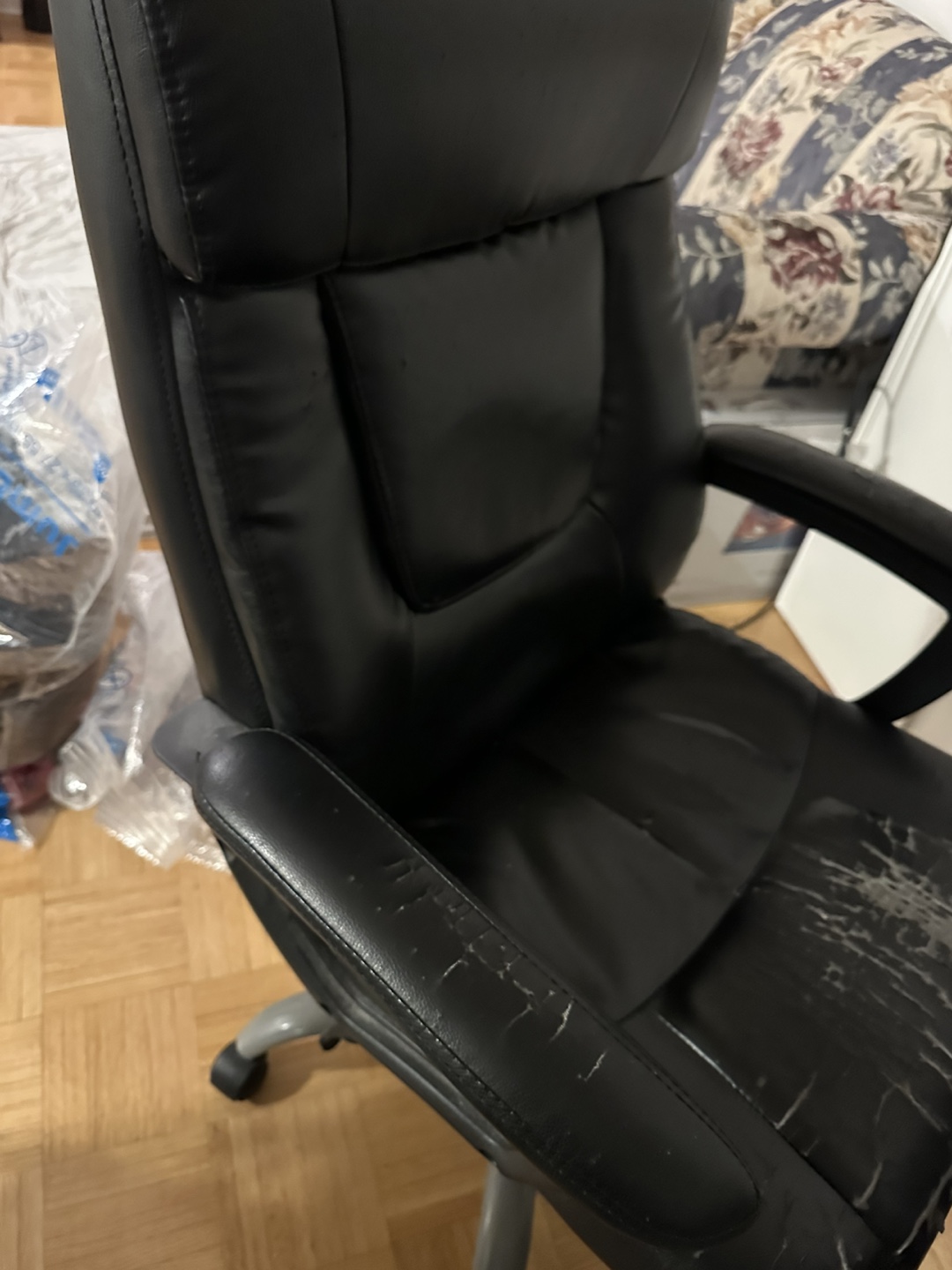 Black Office Chair - photo 4