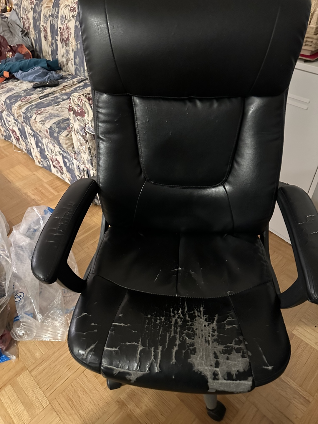 Black Office Chair - photo 3