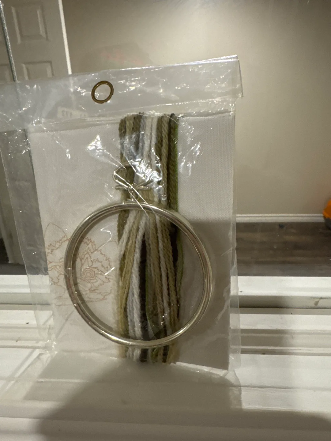 Char-Min Kitten Crewel Embroidery Kit image indicator(2)