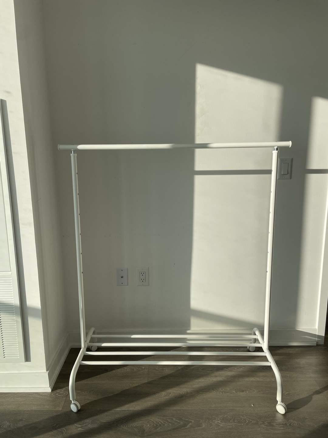 ✨MOVE OUT SALE(~12/3)✨ IKEA White Metal Clothes Rack
