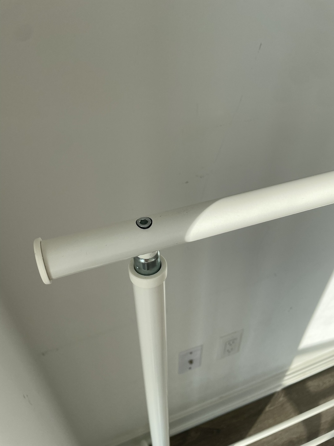 ✨MOVE OUT SALE(~12/3)✨ IKEA White Metal Clothes Rack - photo 2