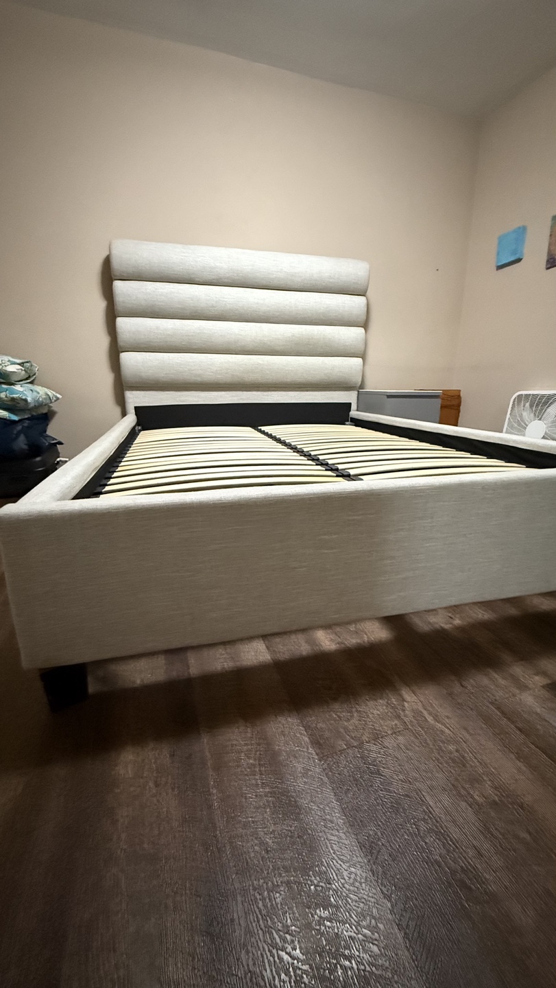 Move out sale - Pick up ASAP- Queen Size Upholstered Bed Frame - photo 3
