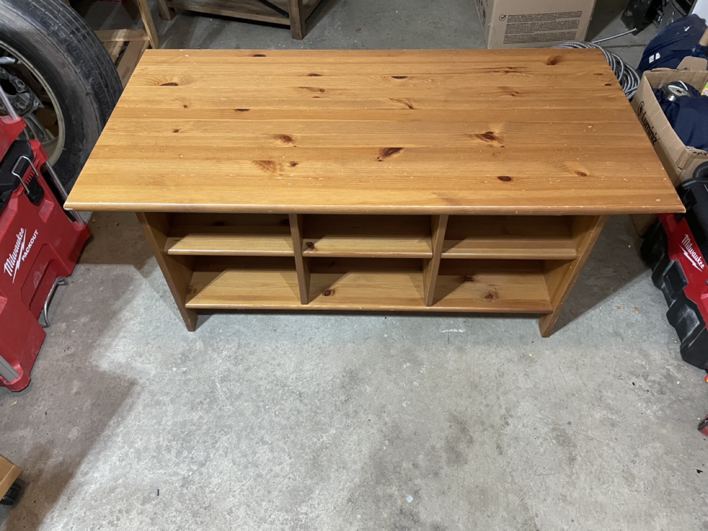 Large coffee table w/ storage