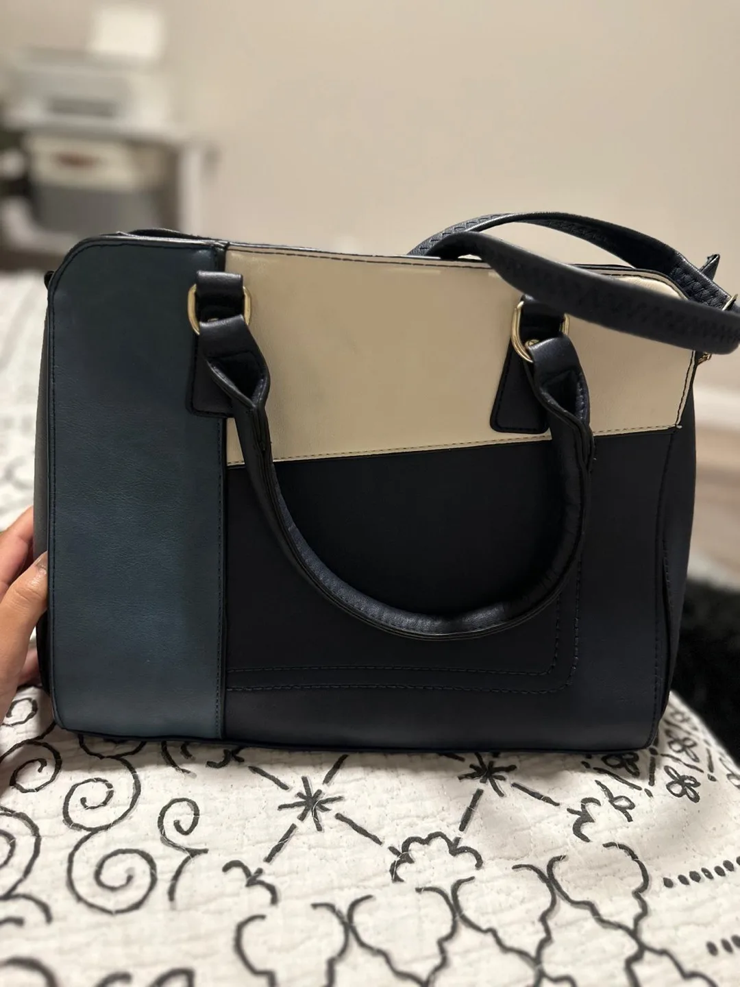 Handbag with sling, rarely used thumbnail
