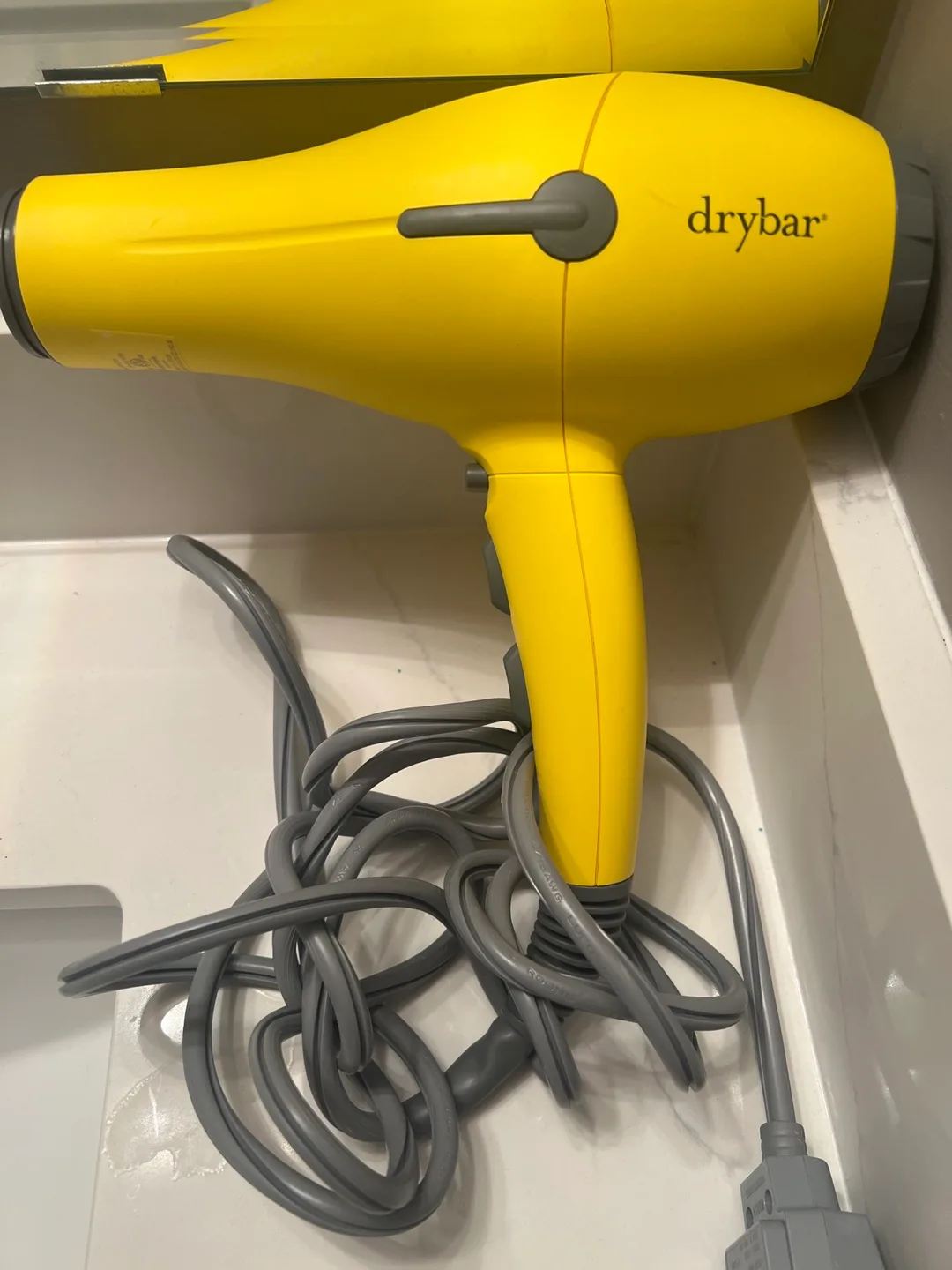 Drybar Buttercup Blow Dryer image indicator(2)