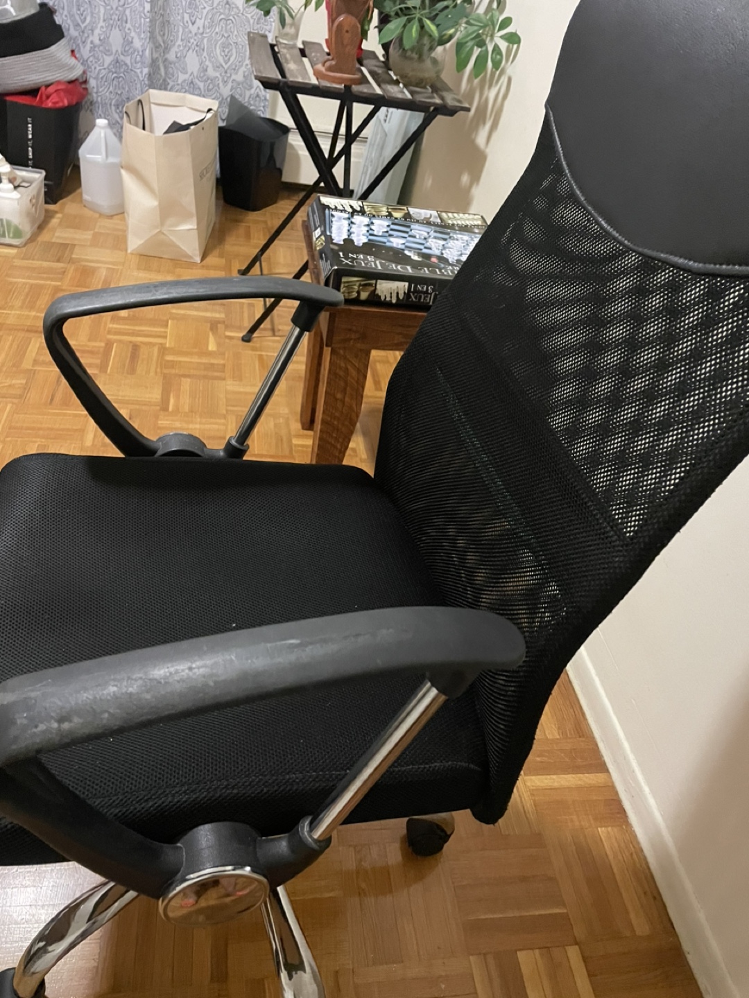 Black Mesh Office Chair - photo 3