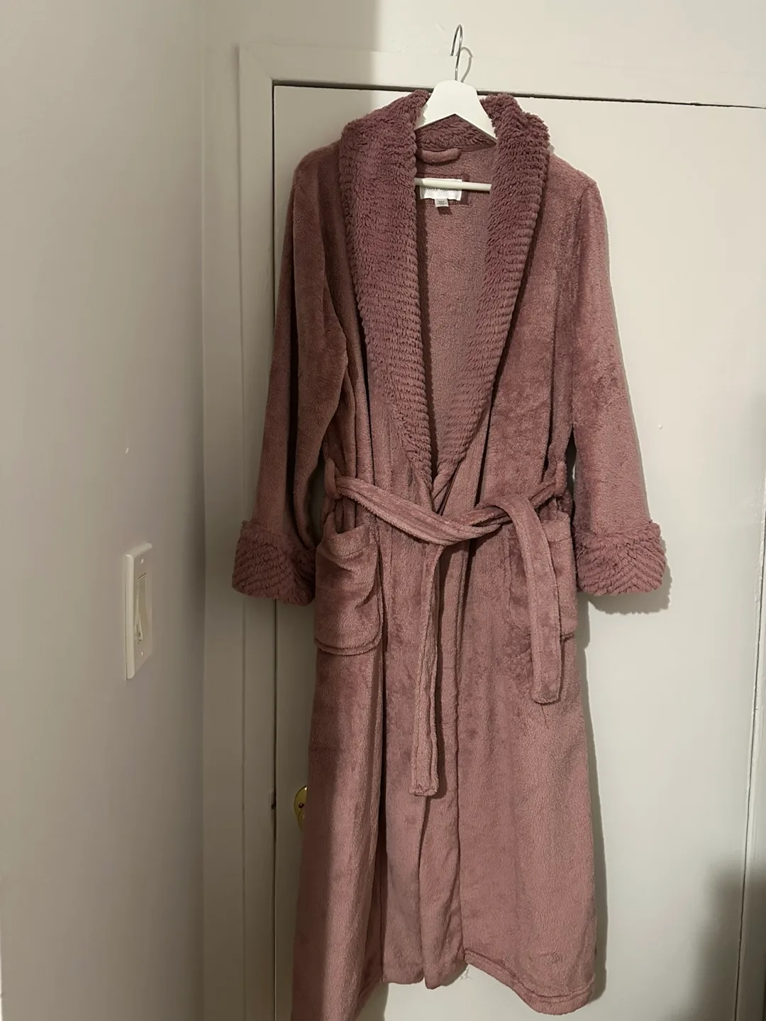 Red Puffer Jacket and bathrobe image indicator(2)