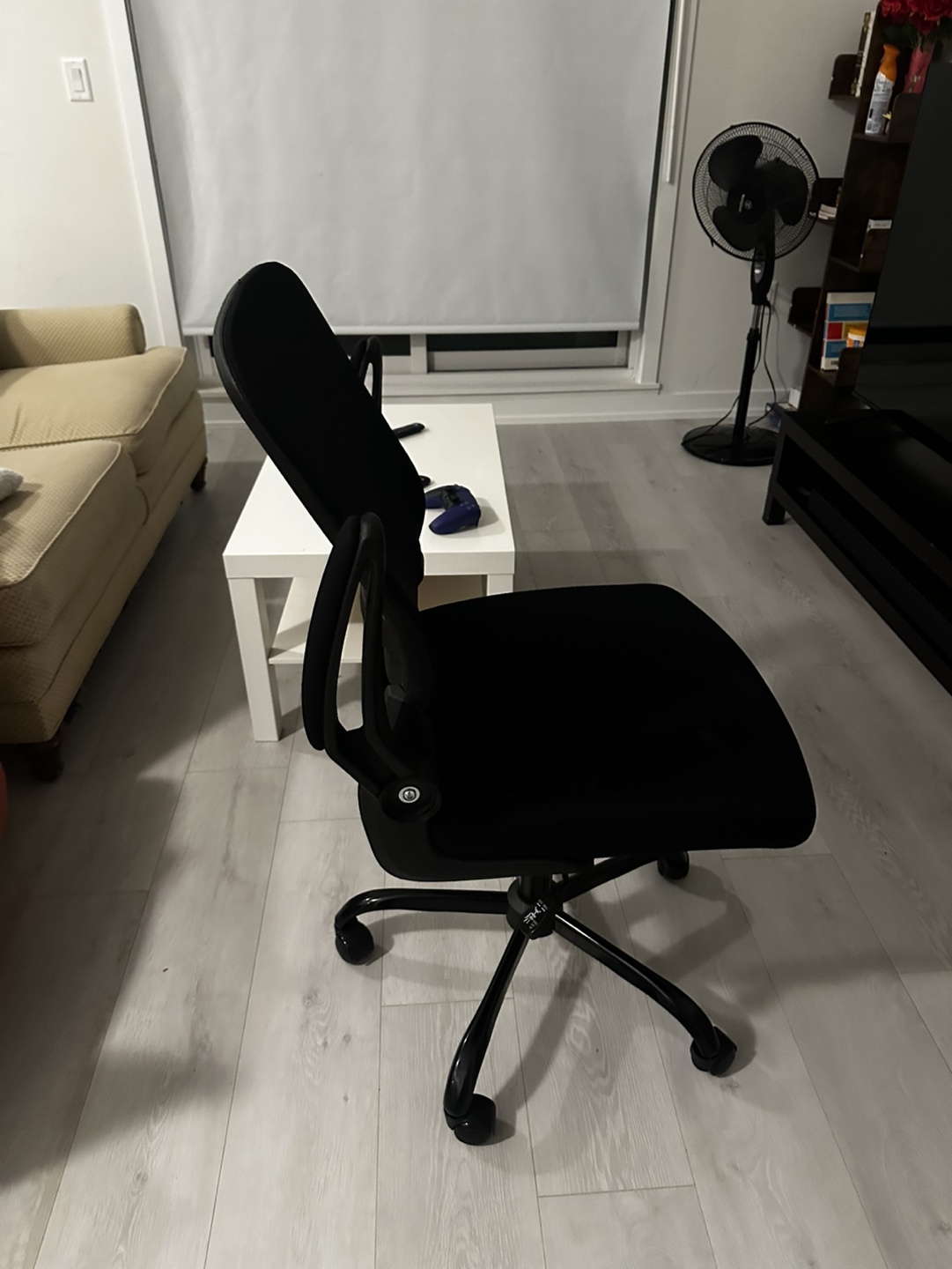 Black Mesh Office Chair - photo 2