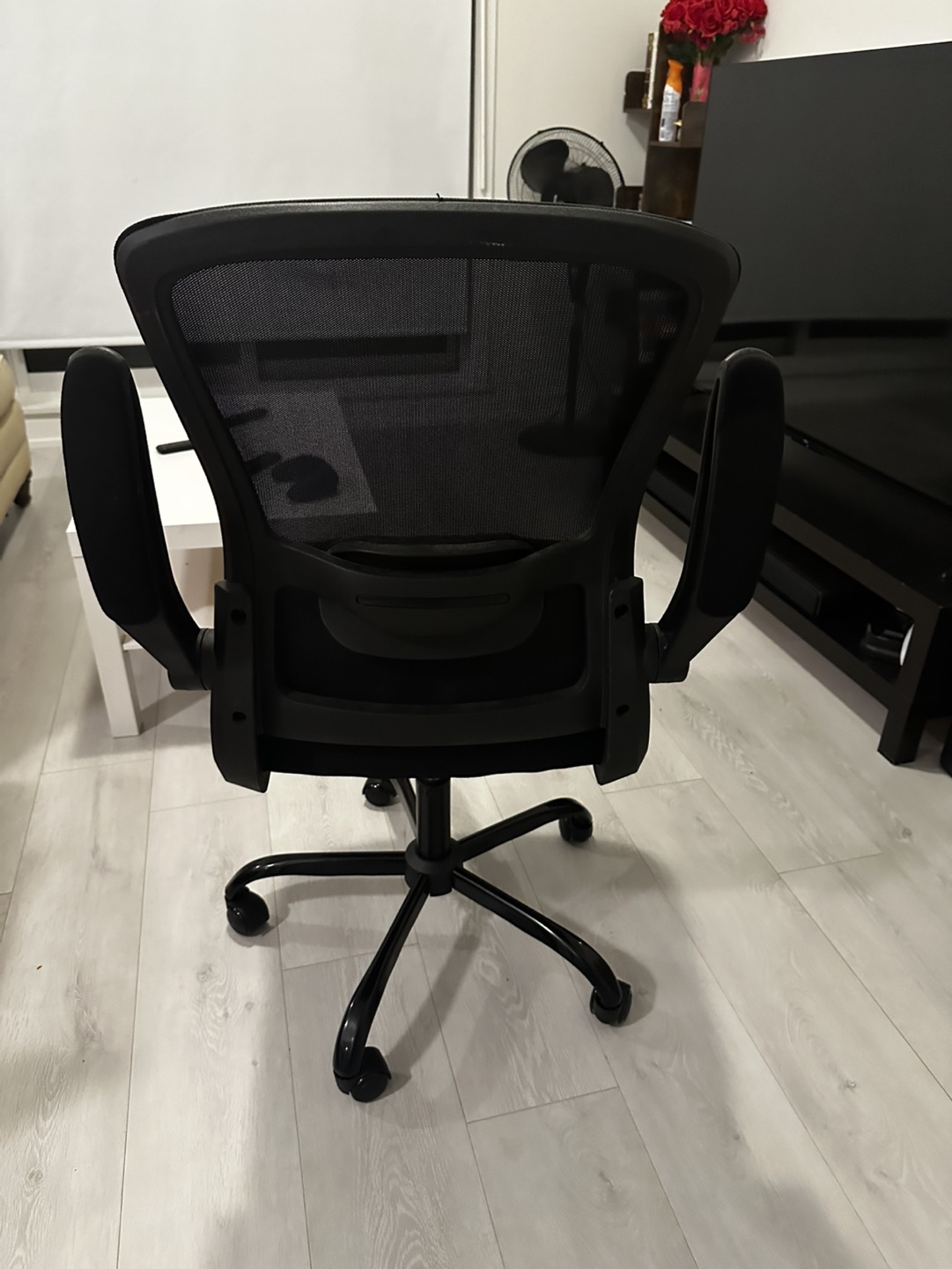Black Mesh Office Chair - photo 4