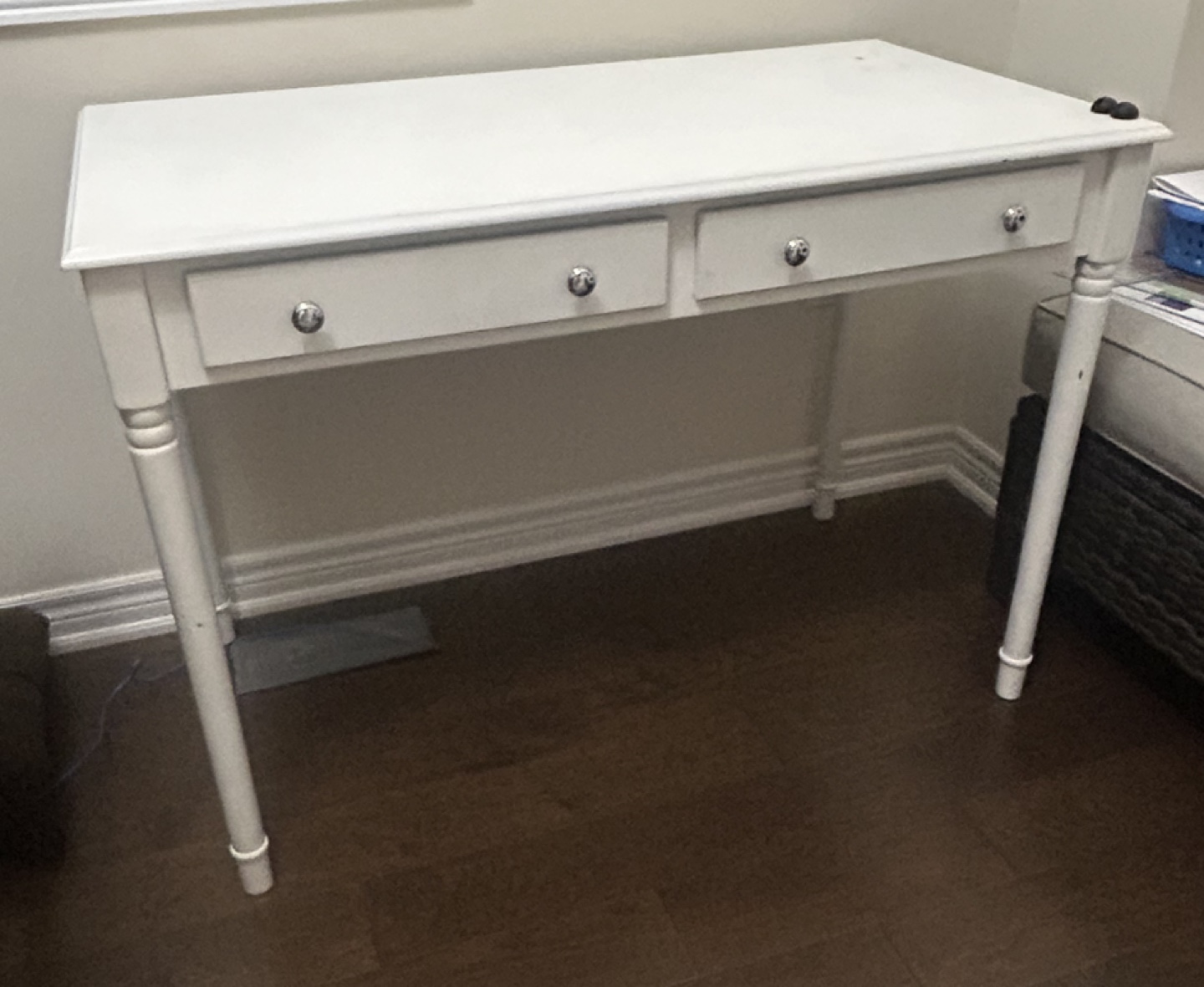 White Writing Desk - photo 3